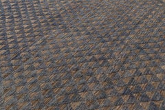 Rug & Kilim's Marokkanischer Teppich in Blau mit braunen geometrischen Mustern