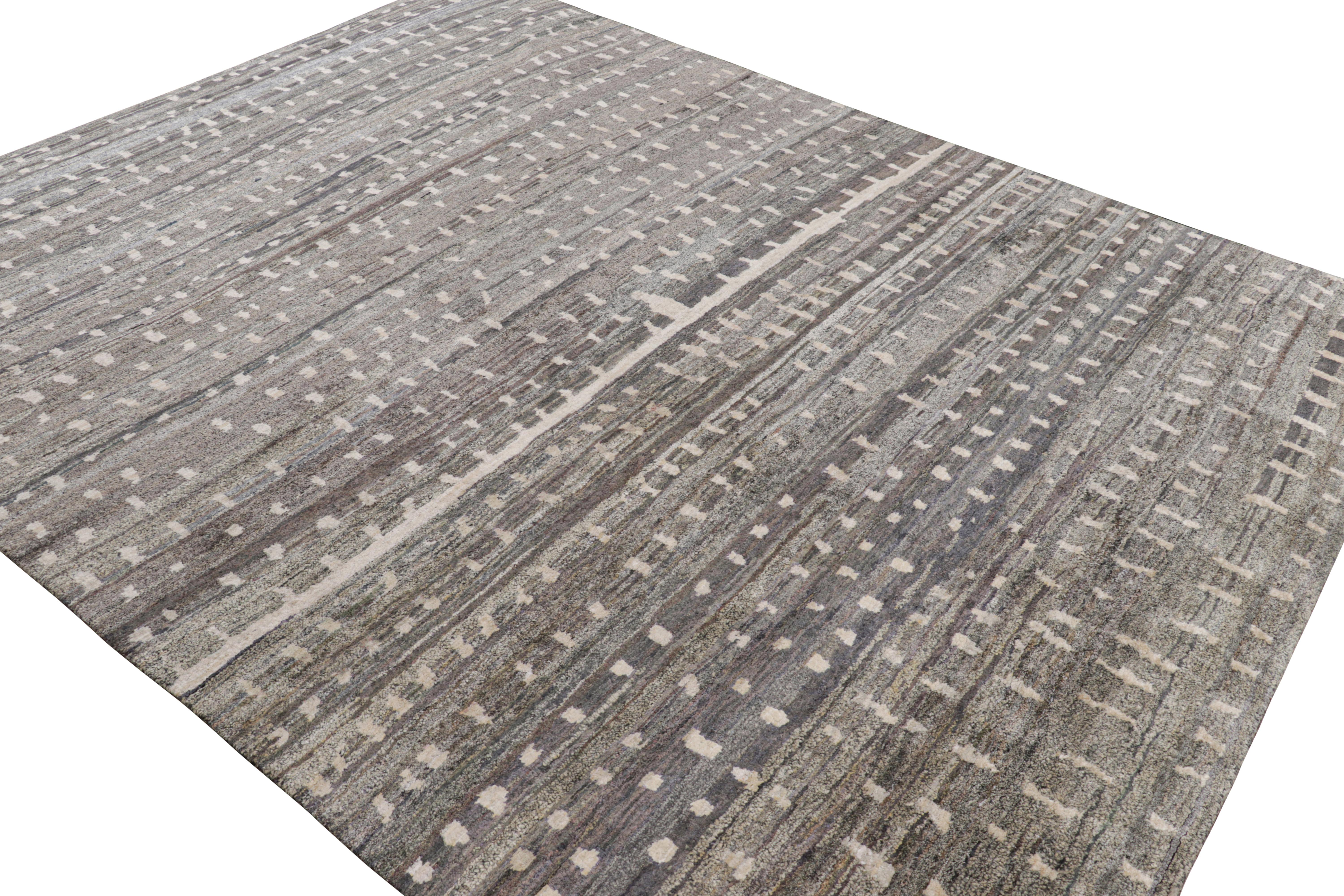 Hand-Knotted Rug & Kilim’s Moroccan Style rug in Gray with White All-Over Geometric Patterns For Sale