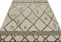 Rug & Kilim's Marokkanischer Teppich in Off-White mit braunem geometrischem Muster