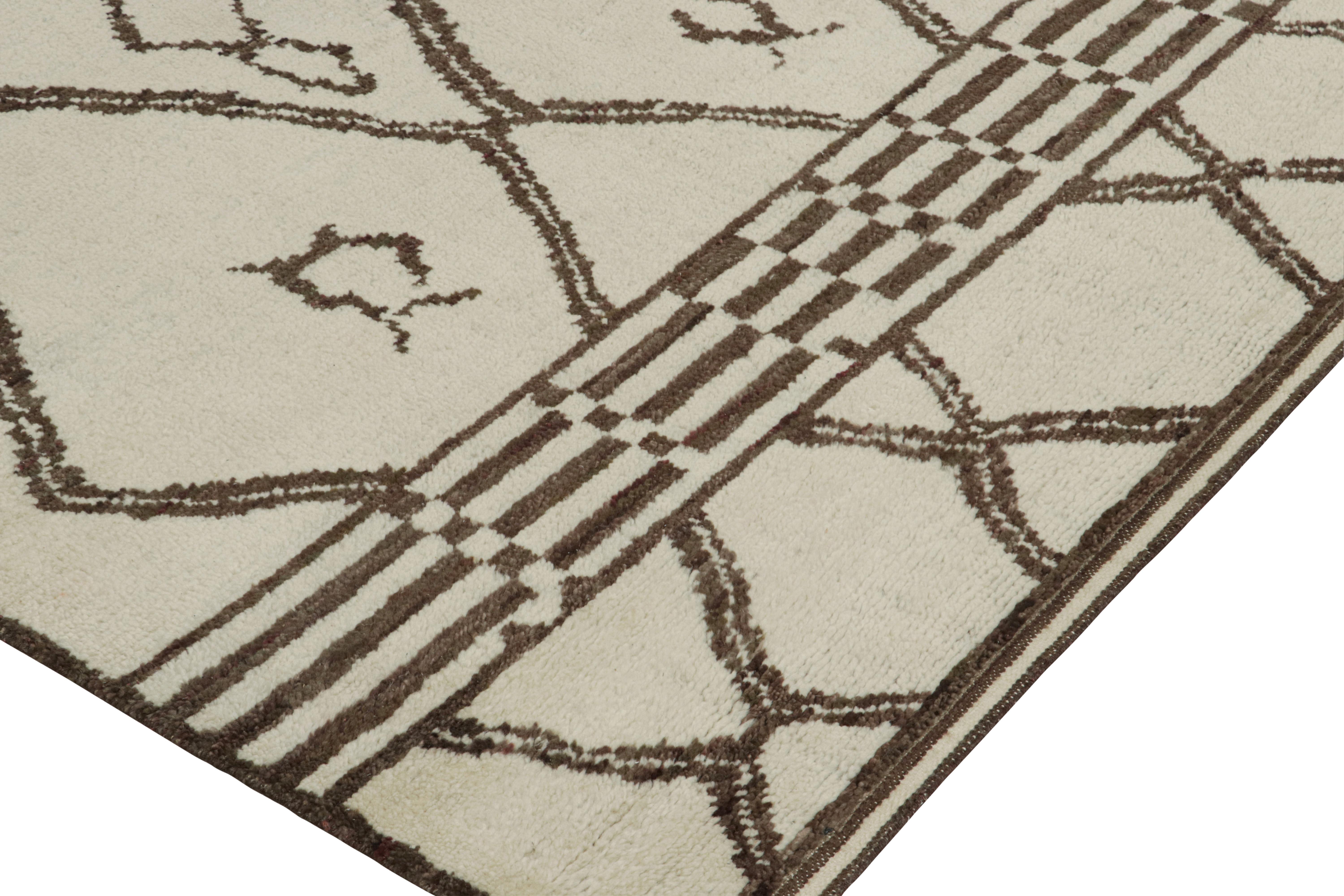 Hand-Knotted Rug & Kilim’s Moroccan Style Rug in Off-White with Brown Geometric Pattern For Sale