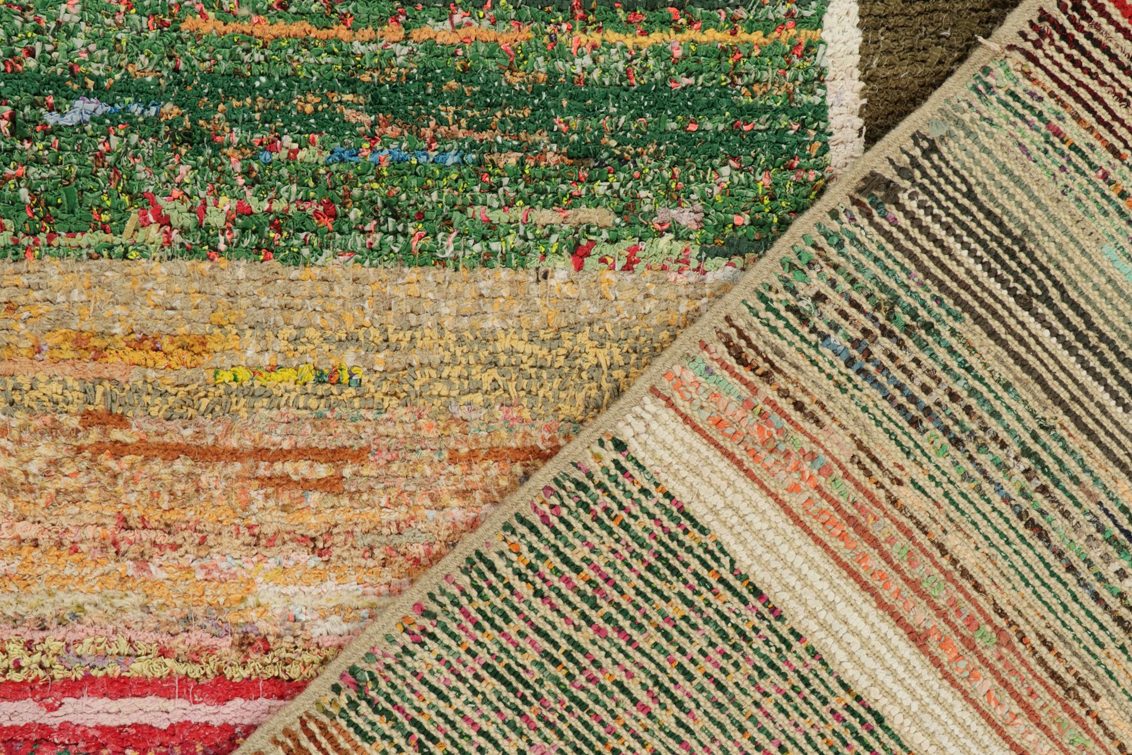 XXIe siècle et contemporain Tapis de style marocain à motifs géométriques polychromes de Rug & Kilim en vente