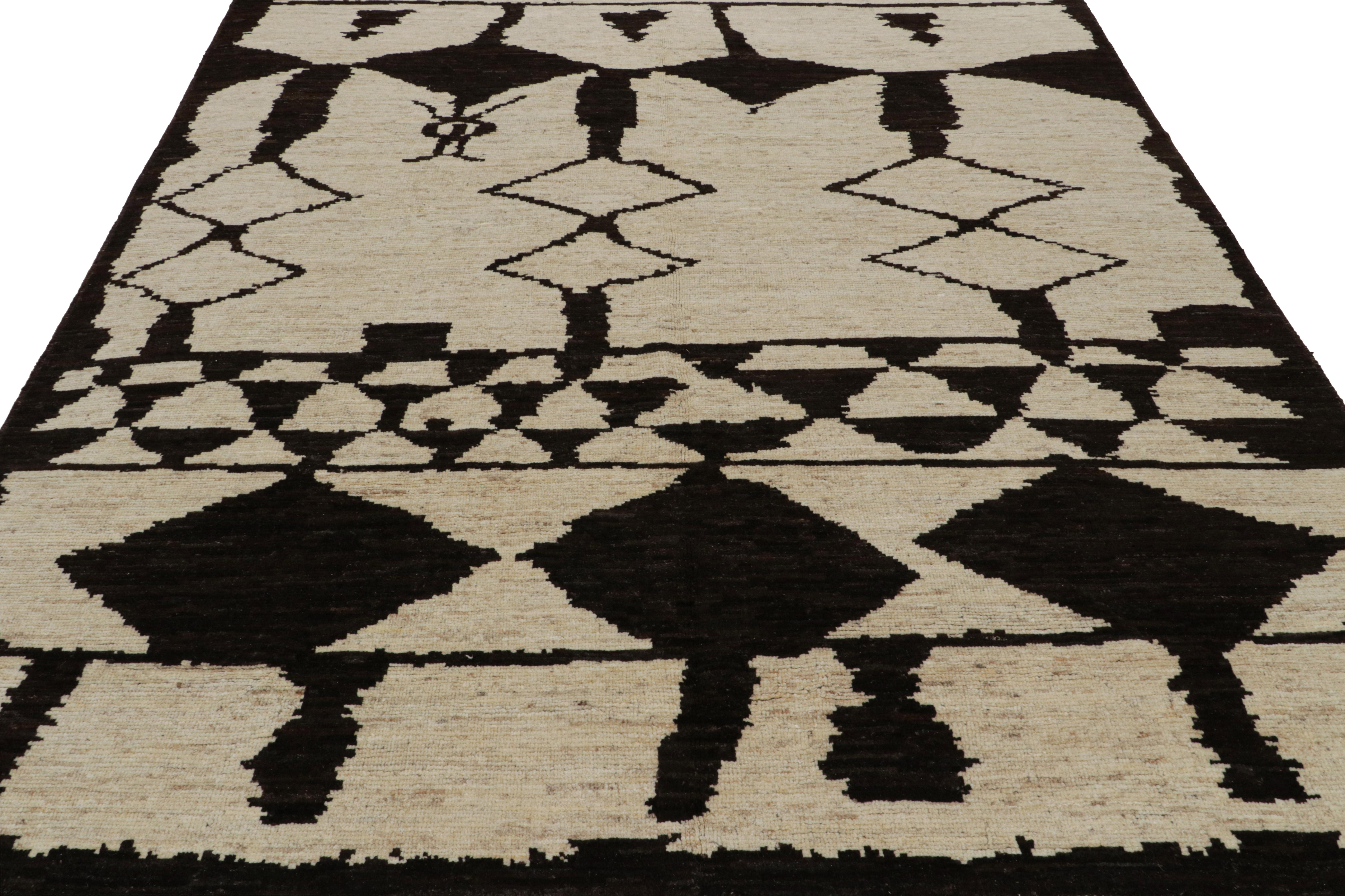 Modern Rug & Kilim’s Moroccan Style Rug in Rich Brown, with Geometric Patterns For Sale