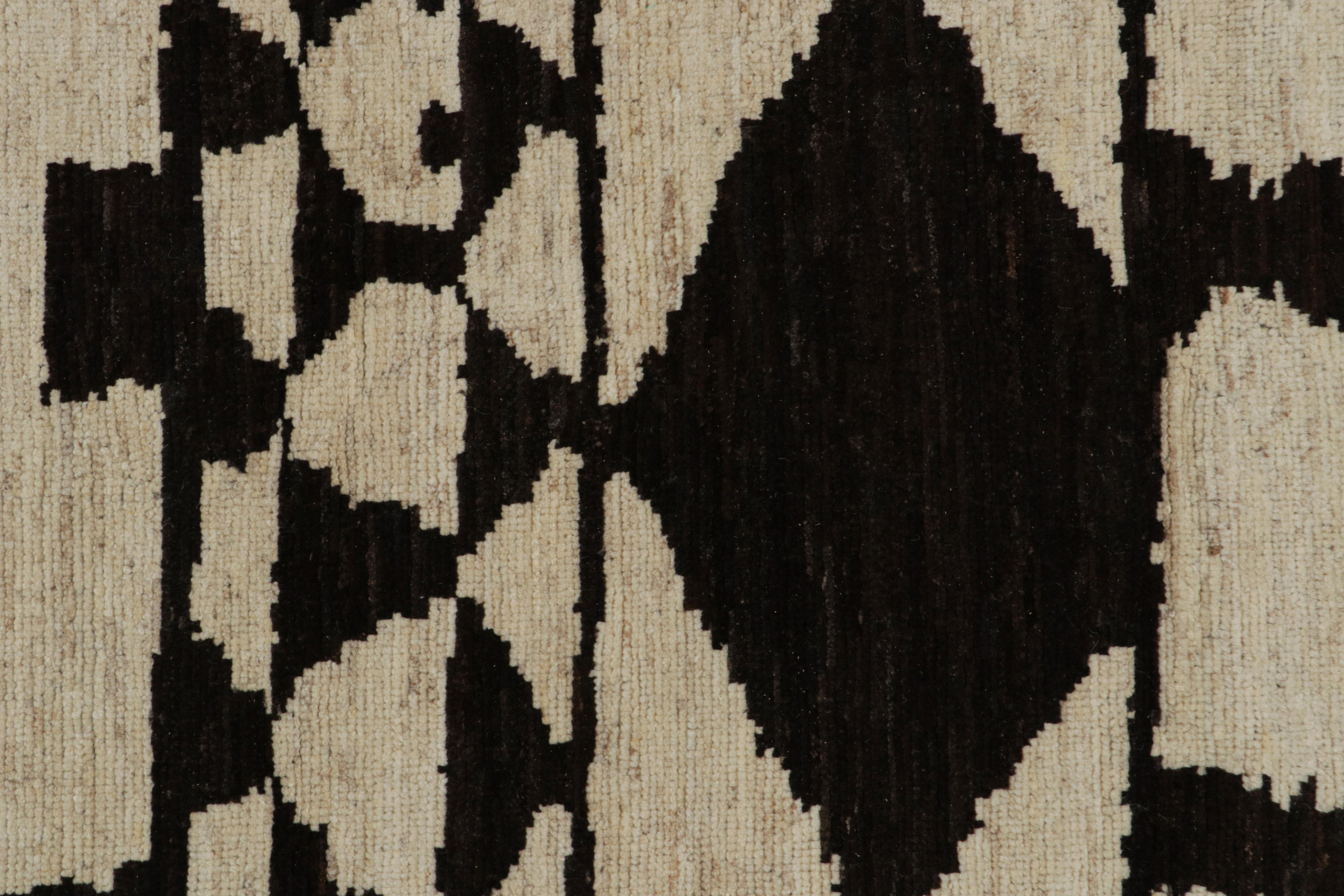 Rug & Kilim’s Moroccan Style Rug in Rich Brown, with Geometric Patterns In New Condition For Sale In Long Island City, NY