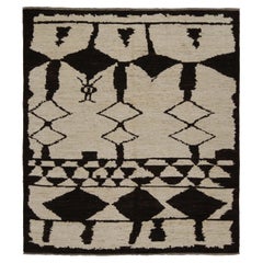 Rug & Kilim's Marokkanischer Teppich in sattem Braun mit geometrischen Mustern