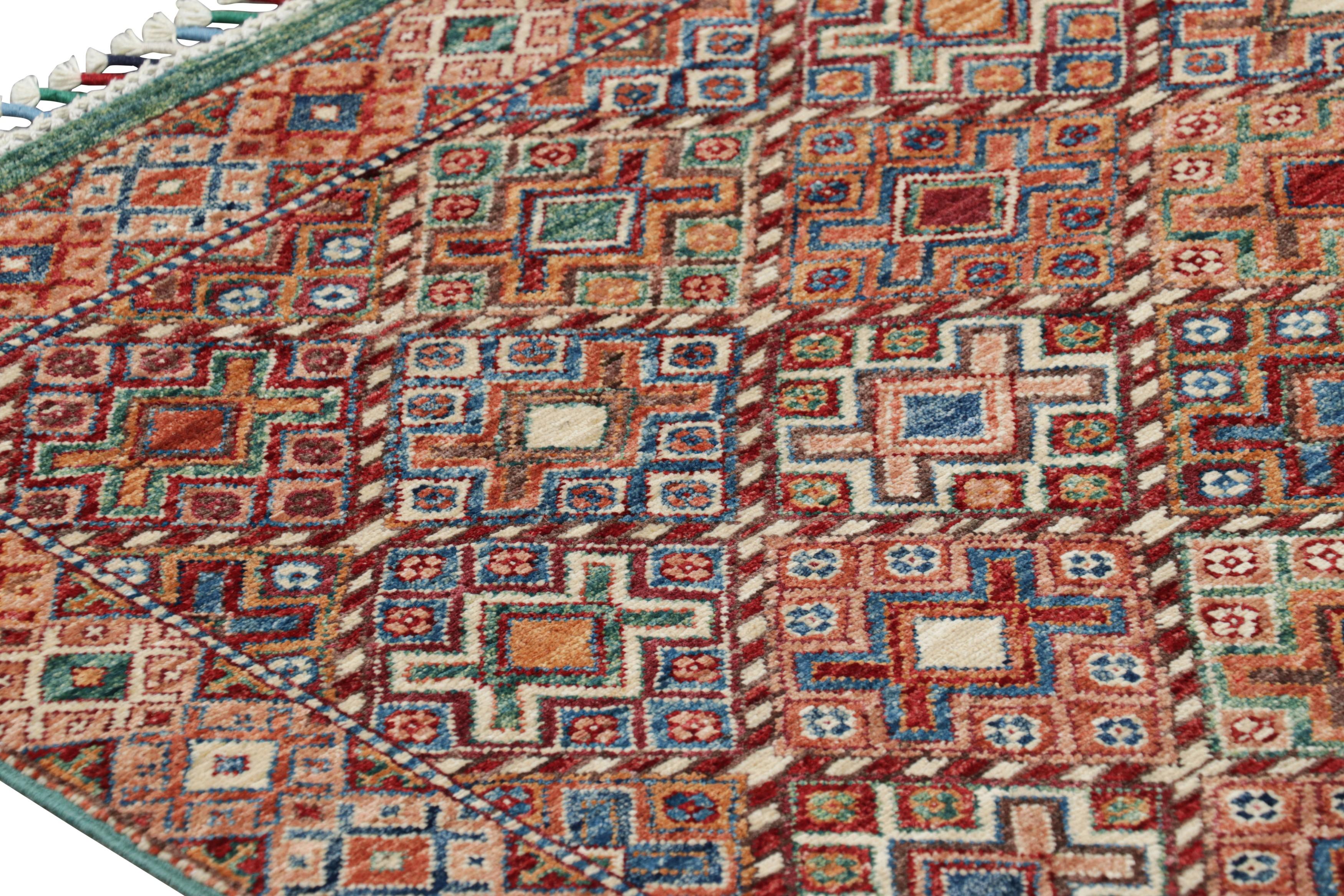 Alfombra de estilo marroquí de Rug & Kilim con vibrantes motivos geométricos policromáticos Tribal en venta