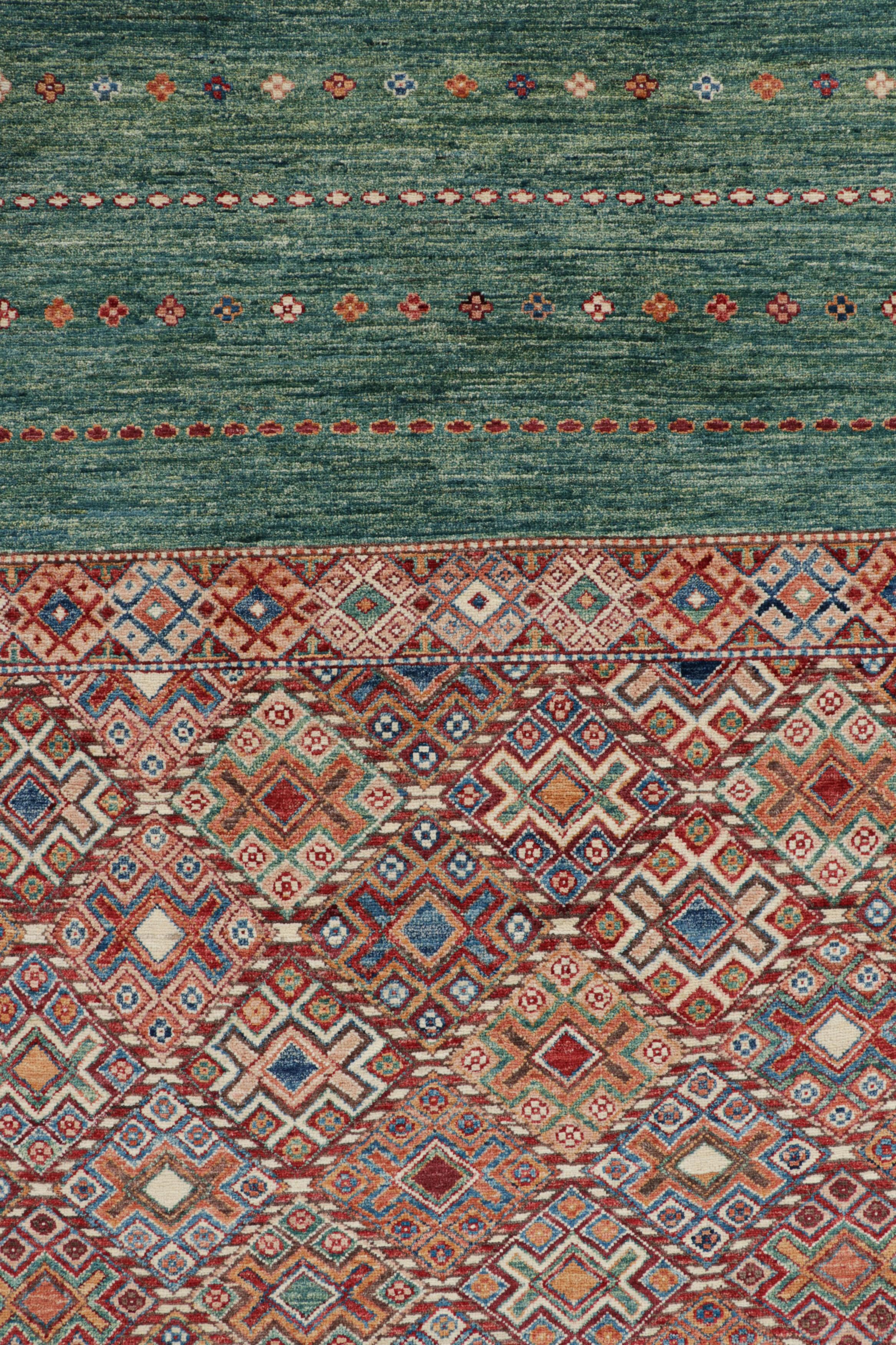 Alfombra de estilo marroquí de Rug & Kilim con vibrantes motivos geométricos policromáticos en Nuevo estado para la venta en Long Island City, NY