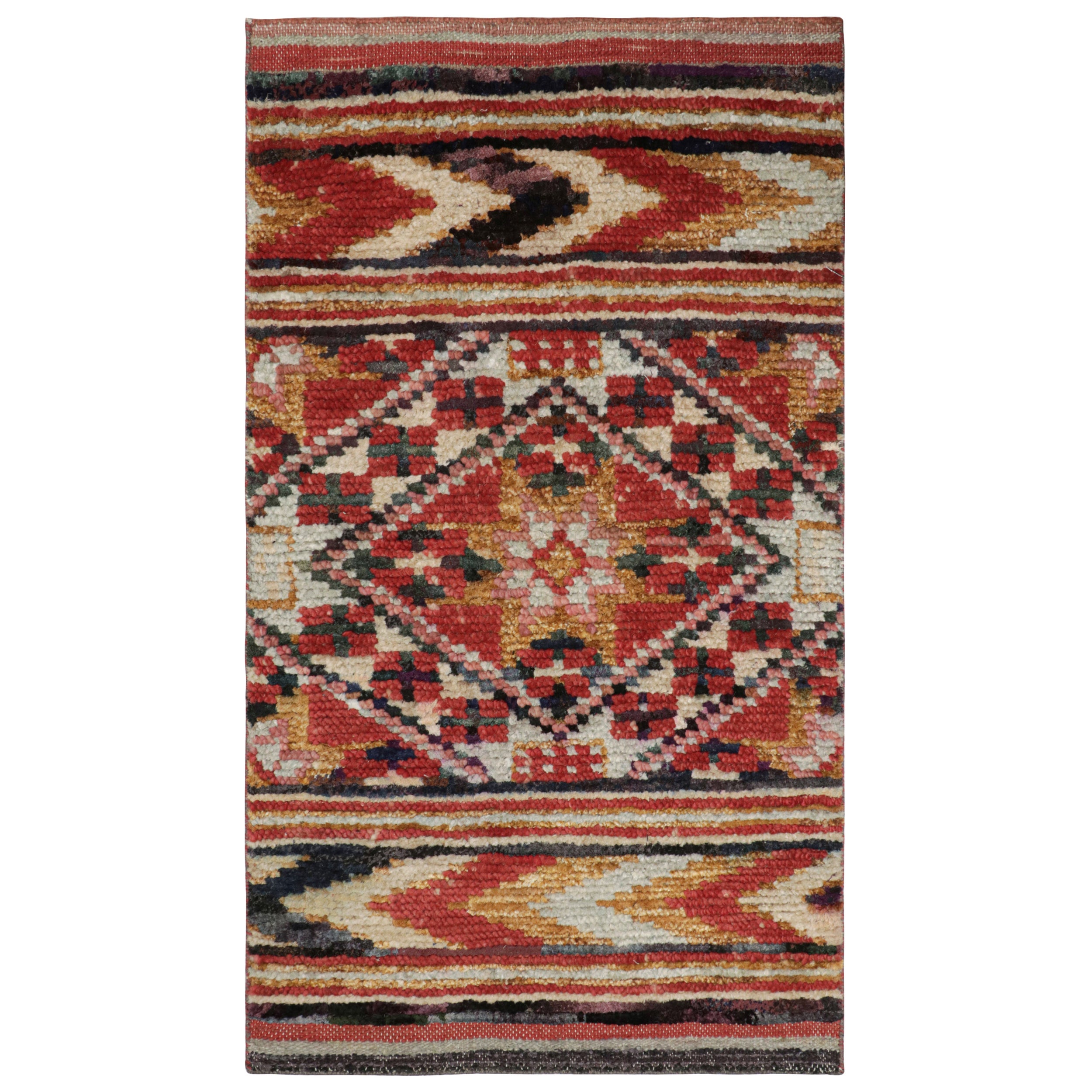 Tappeto in stile marocchino Rug & Kilim con motivi geometrici policromatici berberi