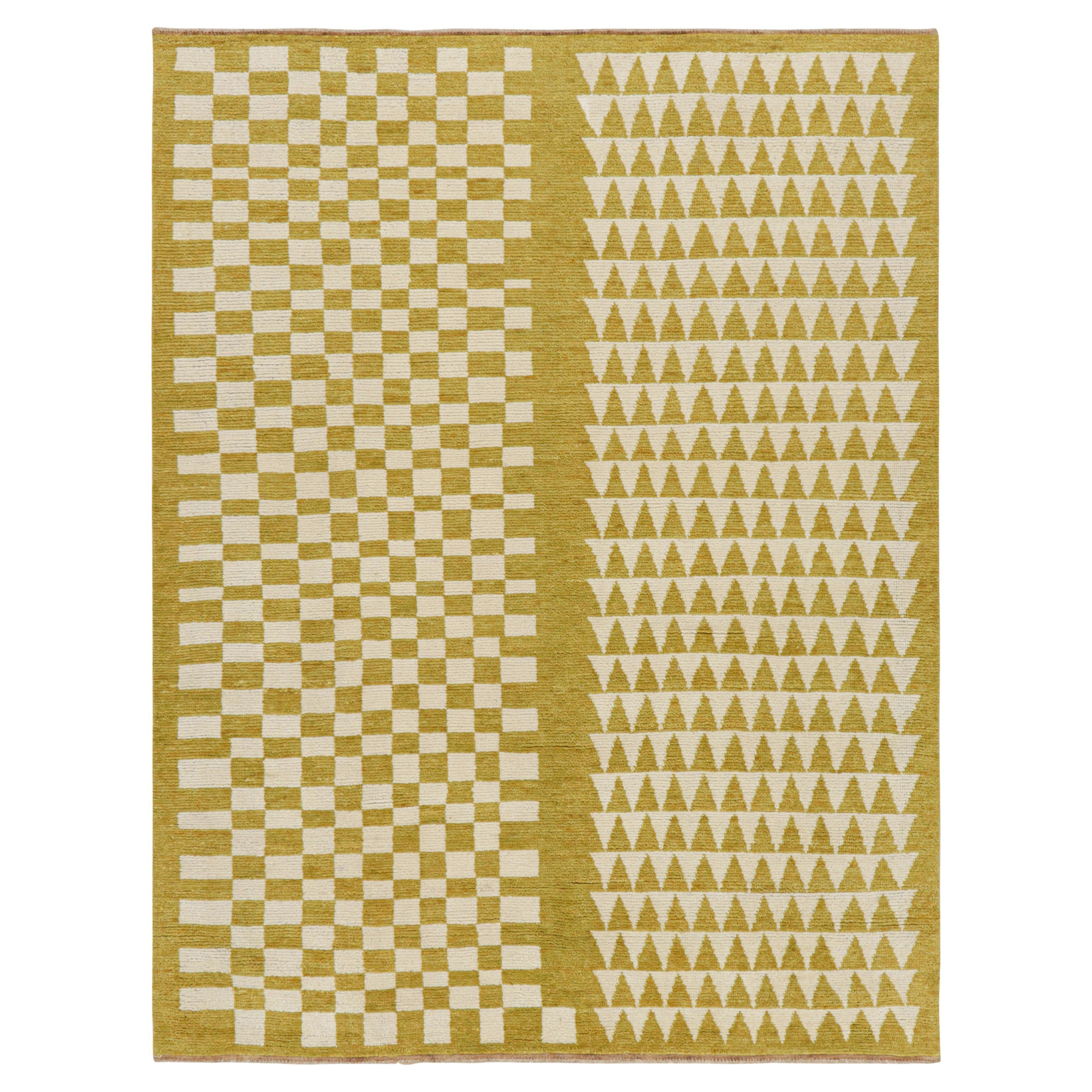 Rug & Kilim’s Moroccan Style Rug with Gold and Beige Patterns