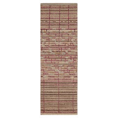 Tapis & Kilim's Moroccan Style Runner in Beige-Brown and Pink Geometric Patterns (Tapis de course de style marocain aux motifs géométriques beige-brun et rose)
