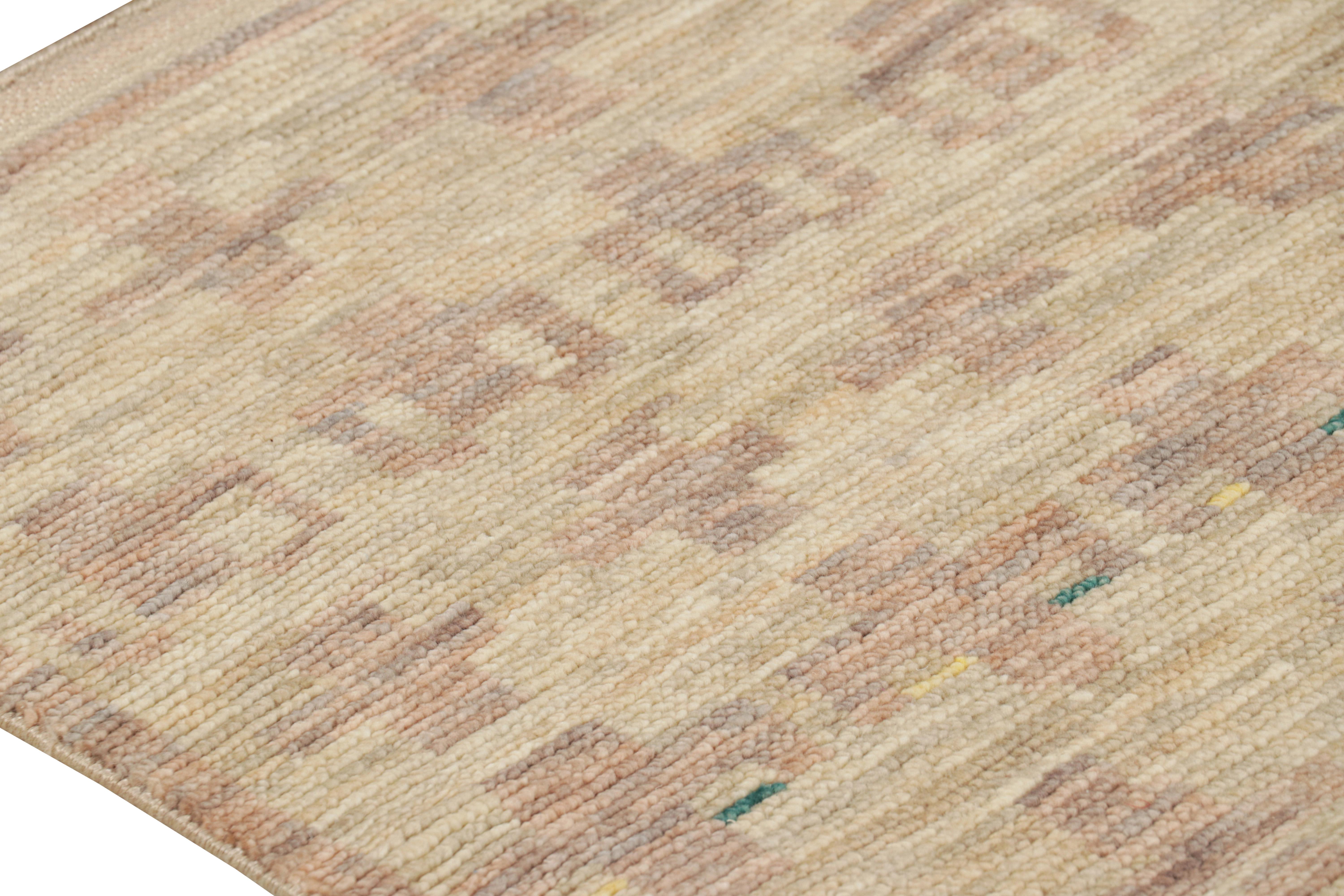 Alfombra de calle de estilo marroquí Rug & Kilim en beige con dibujo geométrico en Nuevo estado para la venta en Long Island City, NY