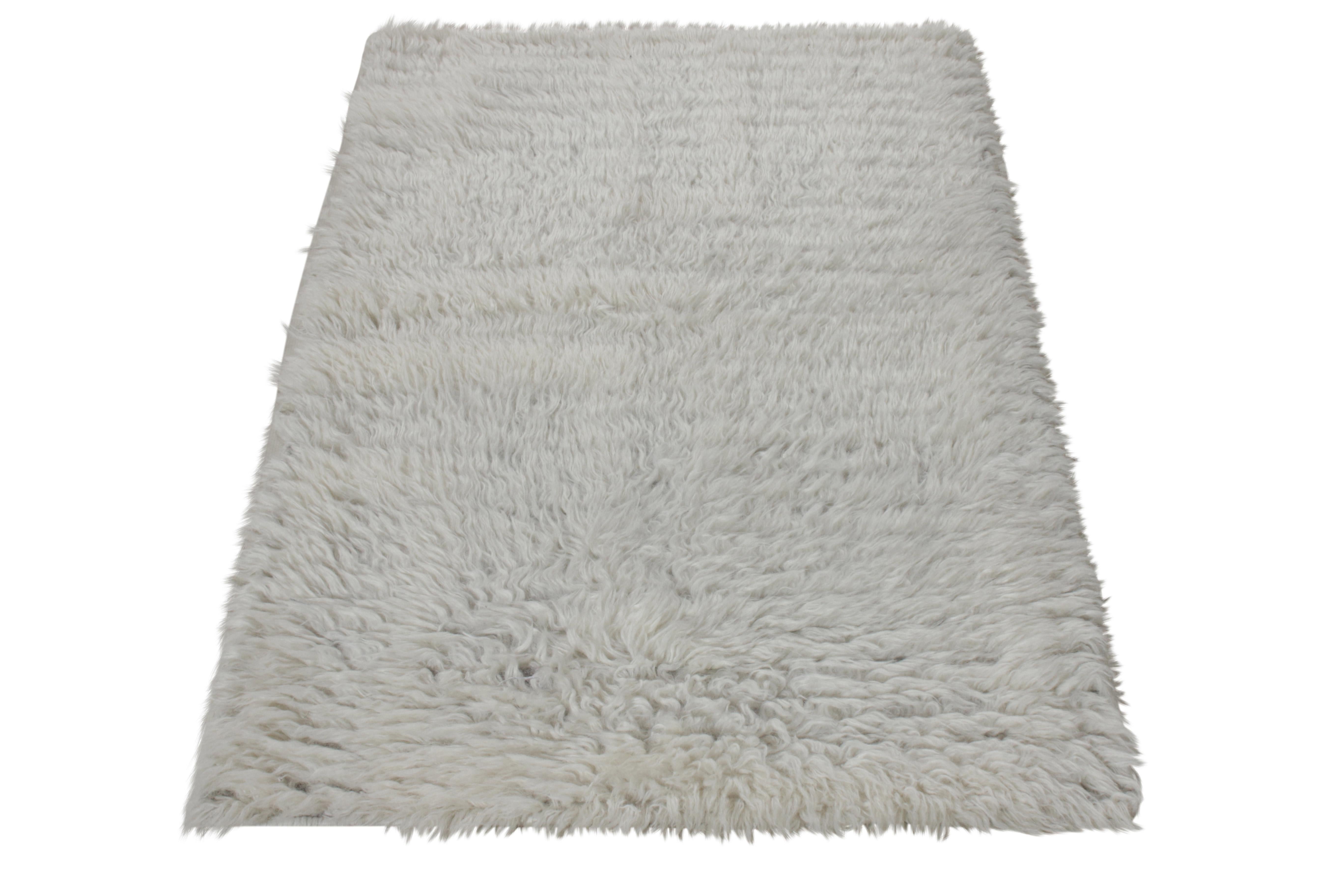 Modern Rug & Kilim’s Moroccan Style Shag Rug in Solid Gray-White, High Pile For Sale