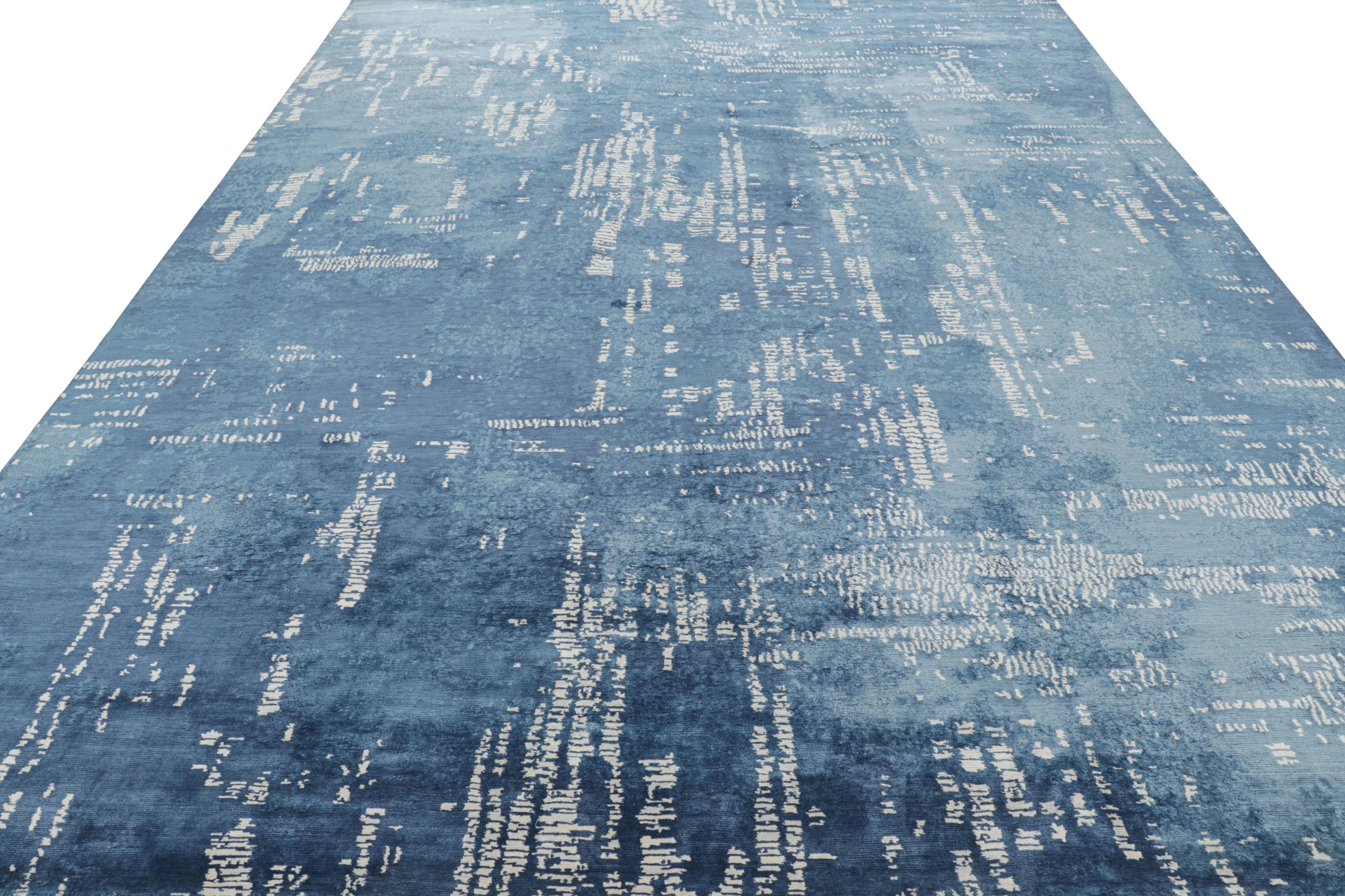 Rug & Kilims quadratischer Teppich im marokkanischen Stil in Weiß mit buntem, geometrischem Muster (Handgeknüpft) im Angebot