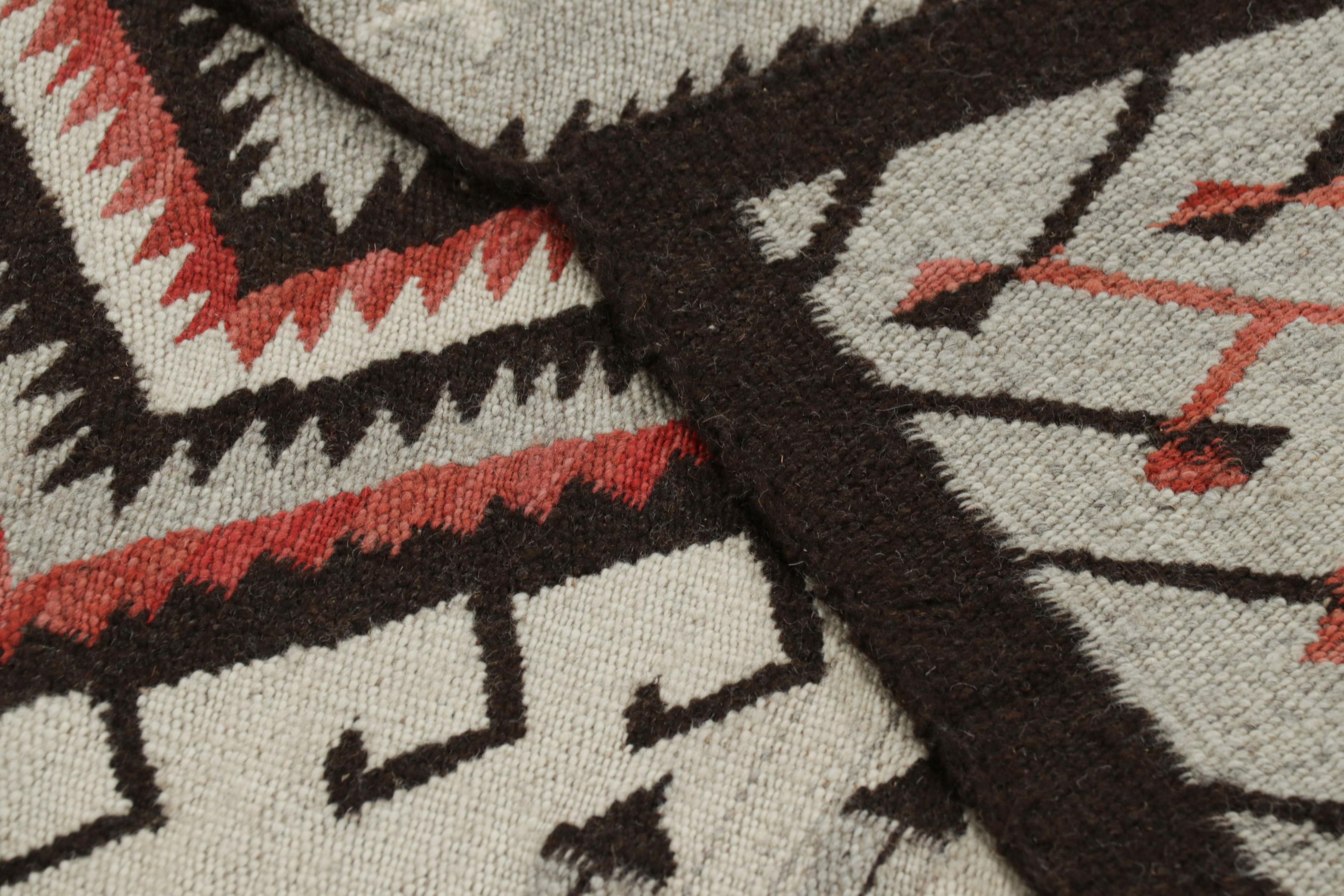 Wool Rug & Kilim’s Navajo Tribal Kilim Style Rug In Cream with Medallion Pattern For Sale