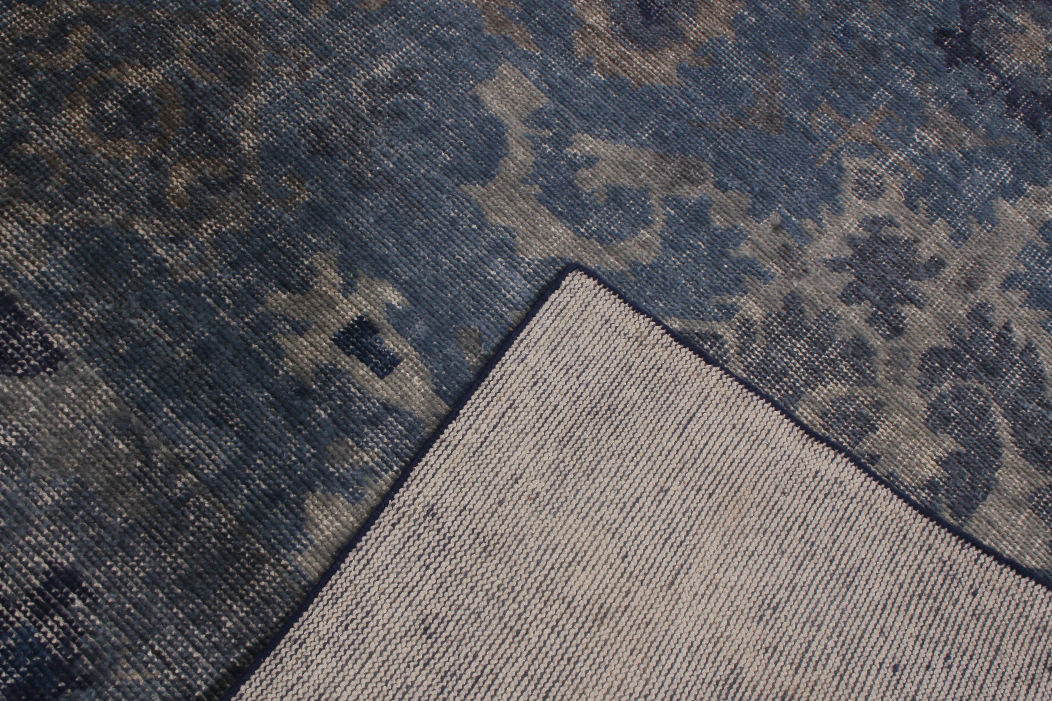 Rug & Kilim's Navy and Smoke Blue Wool Rug from the Homage Collection In New Condition For Sale In Long Island City, NY