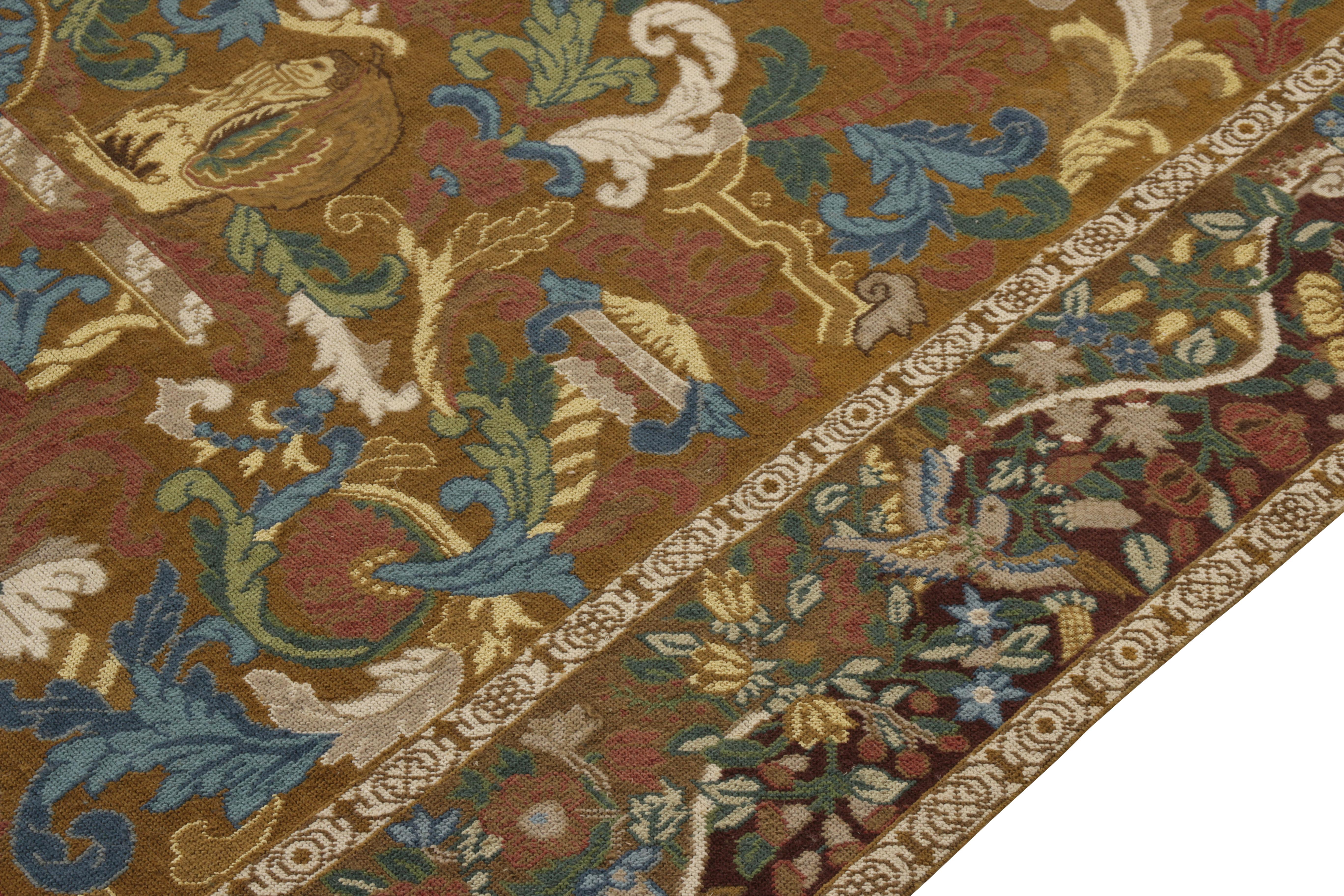 Chinois Rug & Kilim's Tapis à aiguilles en beige-brun, motif floral multicolore en vente
