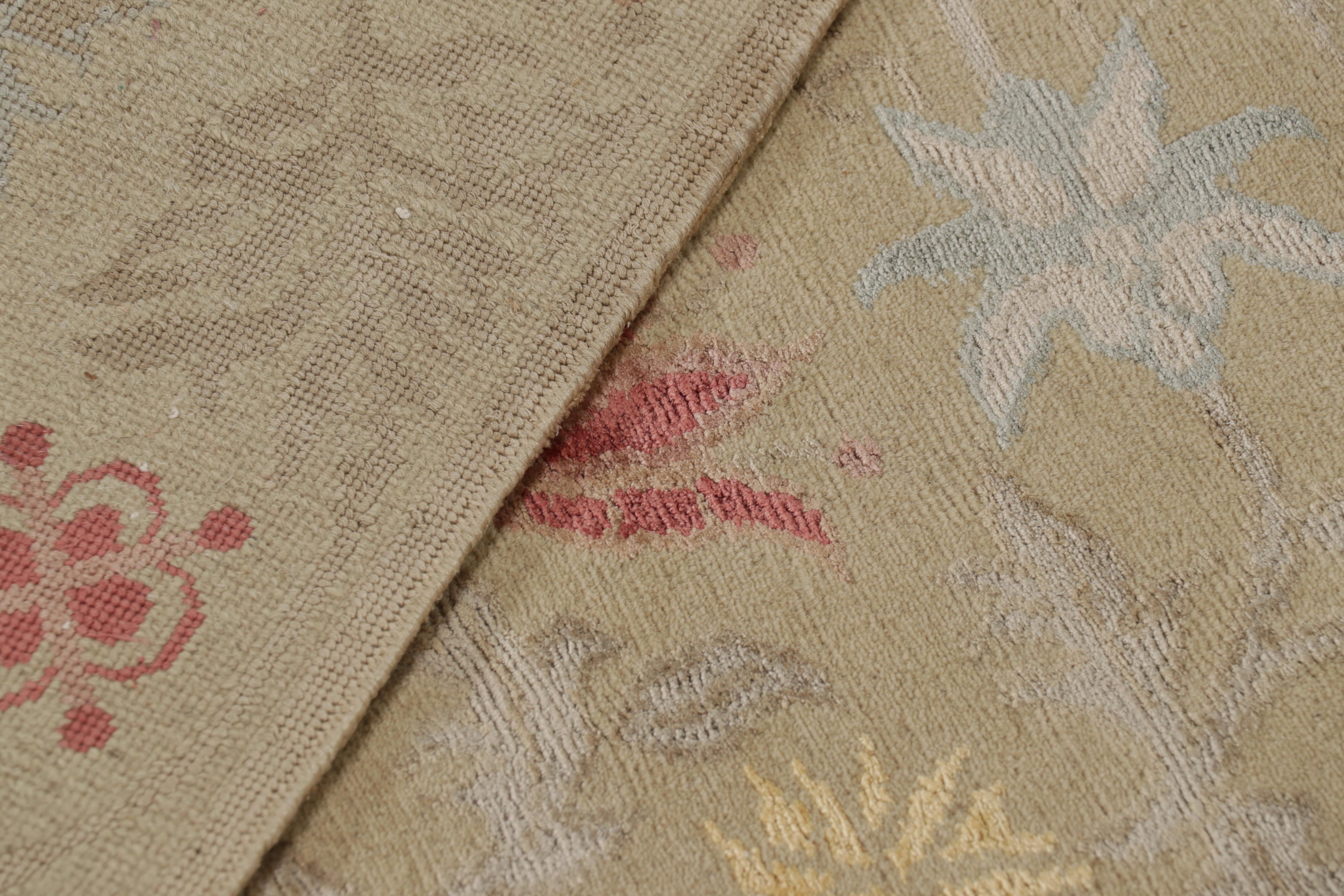 Lana Il nuovo tappeto Bilbao di design spagnolo transitorio in lana e seta beige e rossa di Rug & Kilim in vendita