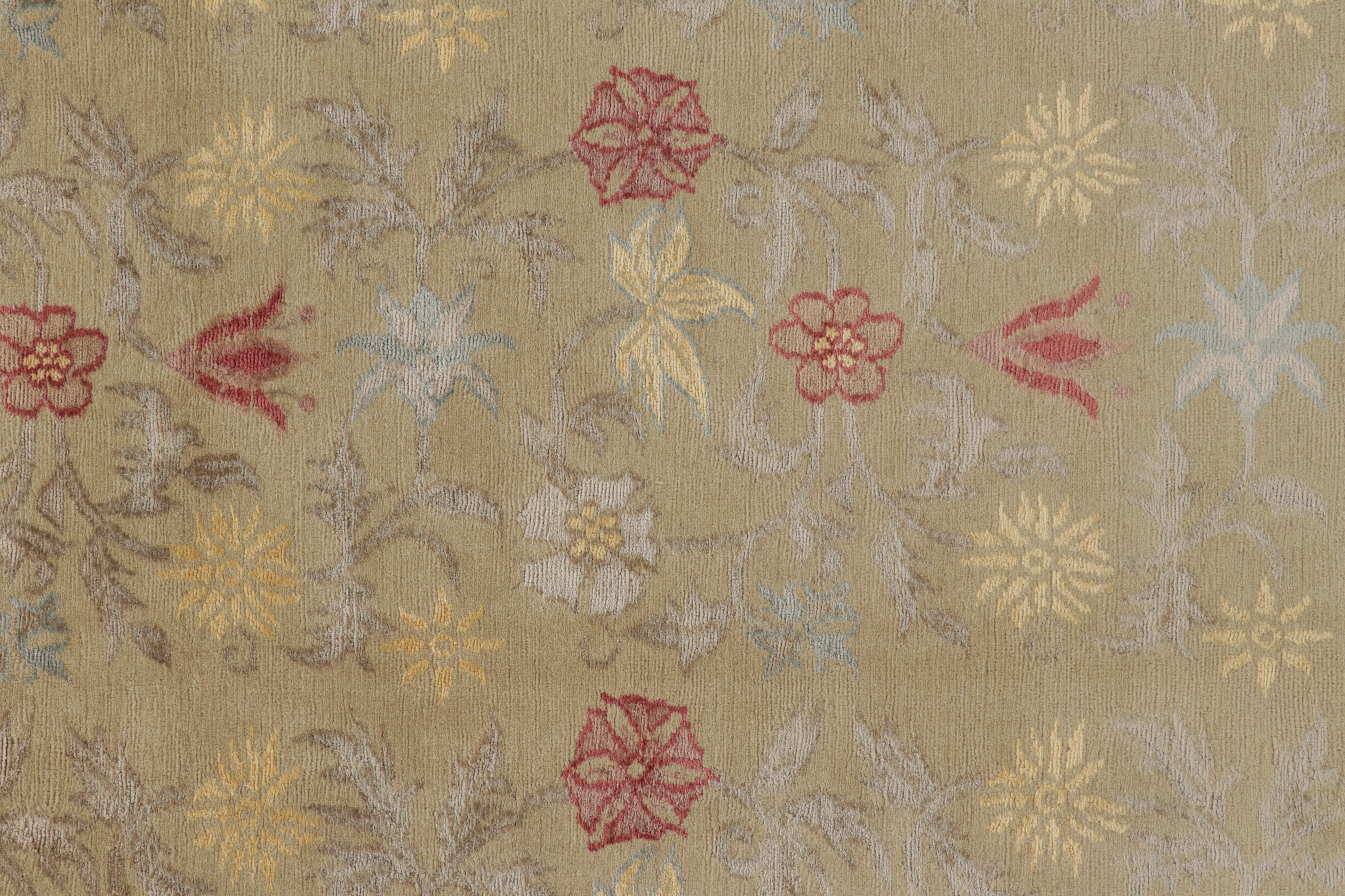 Alfombra de lana y seda beige y roja de diseño español de transición Bilbao de Rug & Kilim Anudado a mano en venta