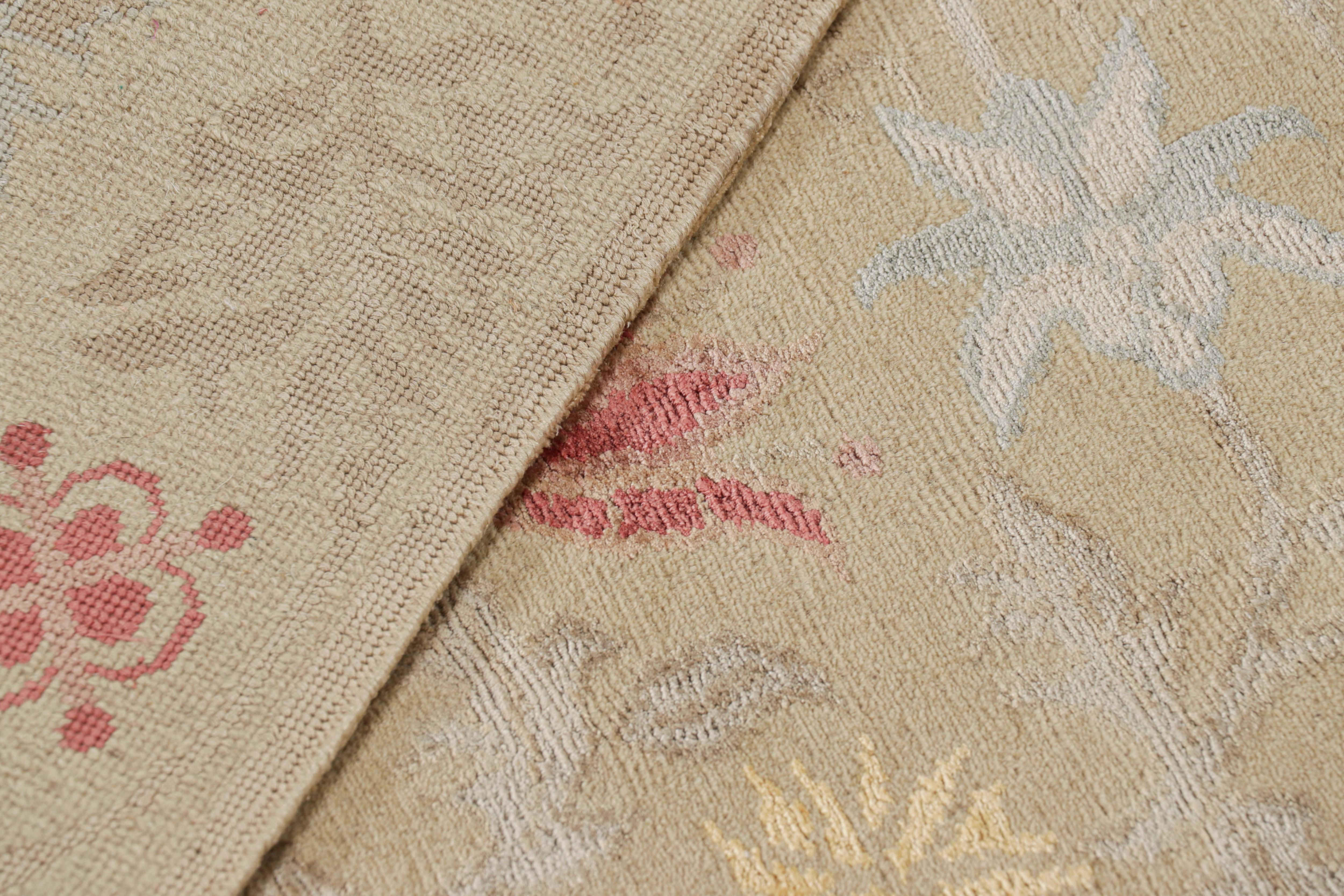 Teppich & Kelim's New Bilbao Transitional Spanischer Teppich in Beige und Rot aus Woll-Silber (Wolle) im Angebot