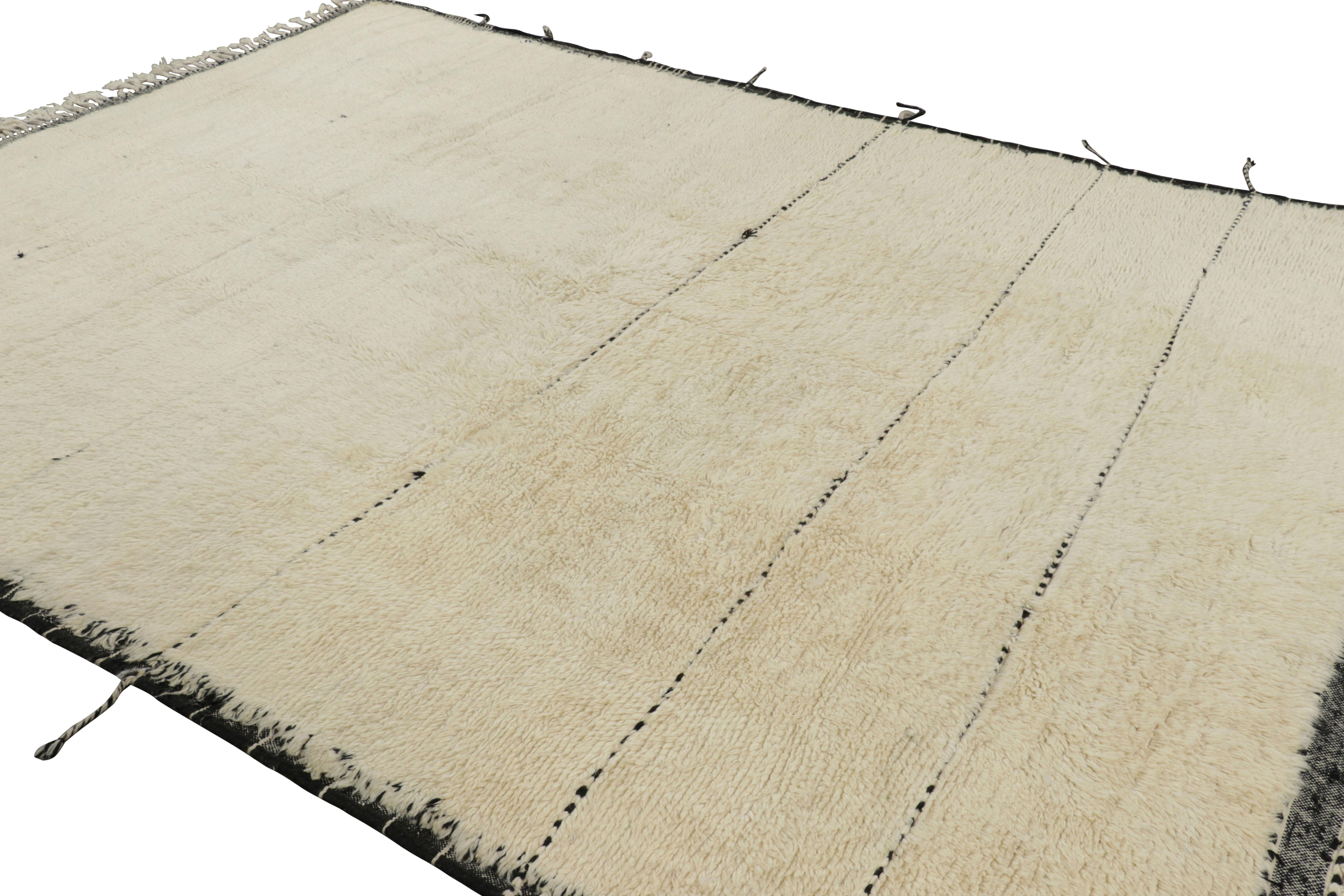 Annodato a mano Rug & Kilim - Tappeto in stile marocchino nei toni del bianco e del nero in vendita