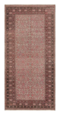 Il nuovo modello geometrico rosso e blu di Rug & Kilim ispirato alla lana in stile Samarcanda