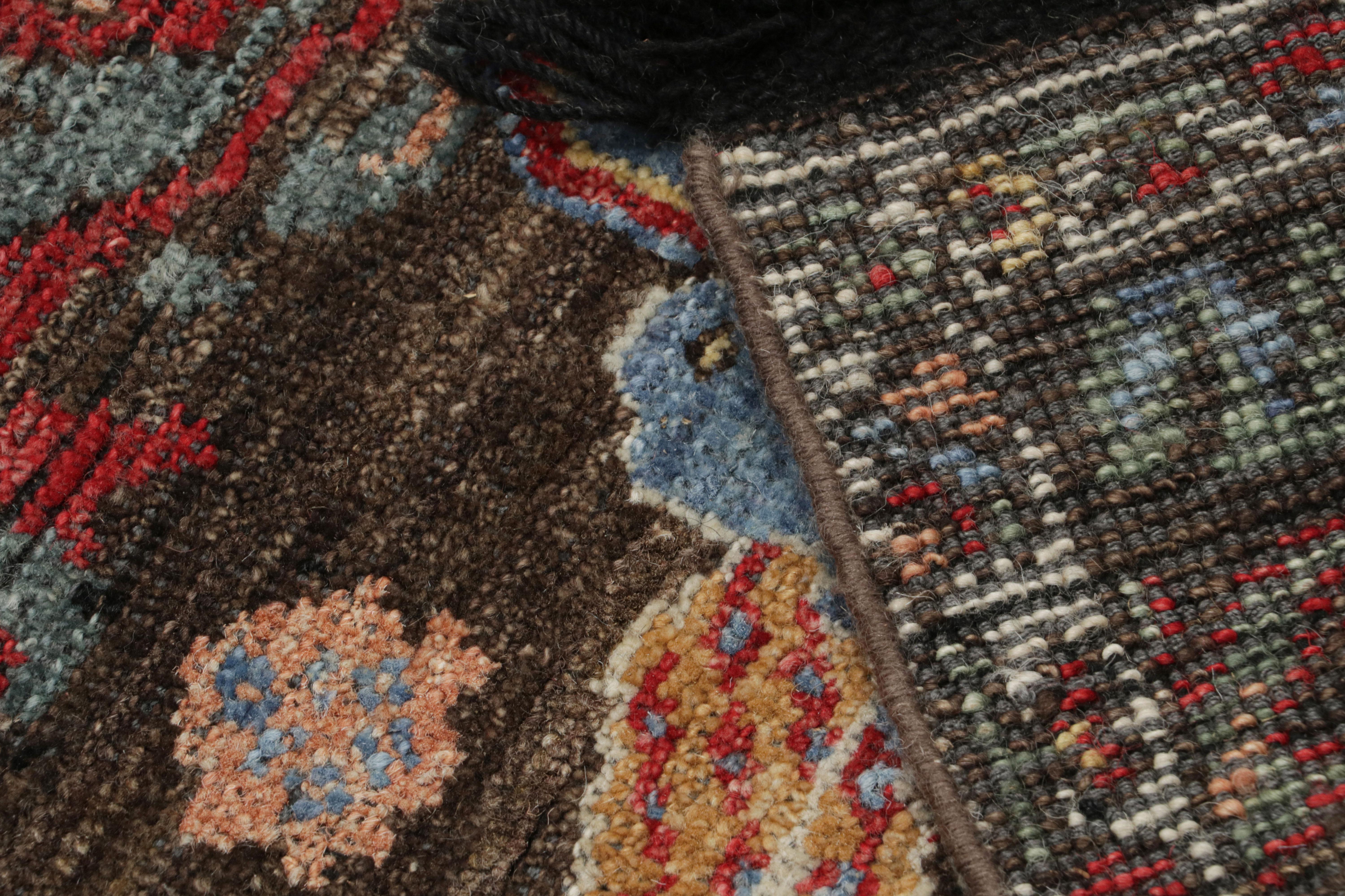 XXI secolo e contemporaneo Tappeto orientale Rug & Kilim di colore marrone con disegni di draghi e uccelli all-over in vendita