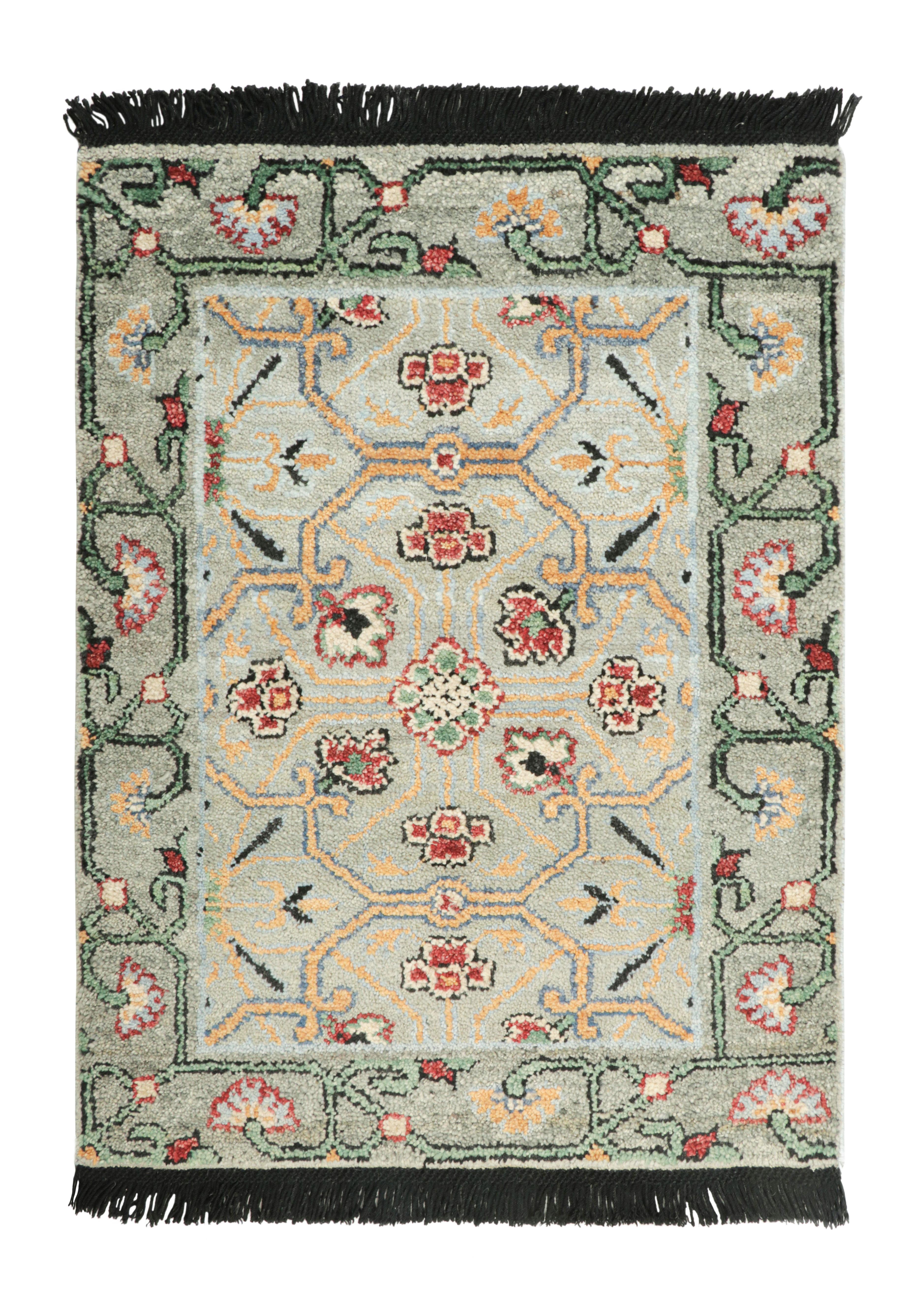 Rug & Kilim's Oushak Custom Rug Sample, Sage Green and Red Floral Patterns (Handgeknüpft) im Angebot