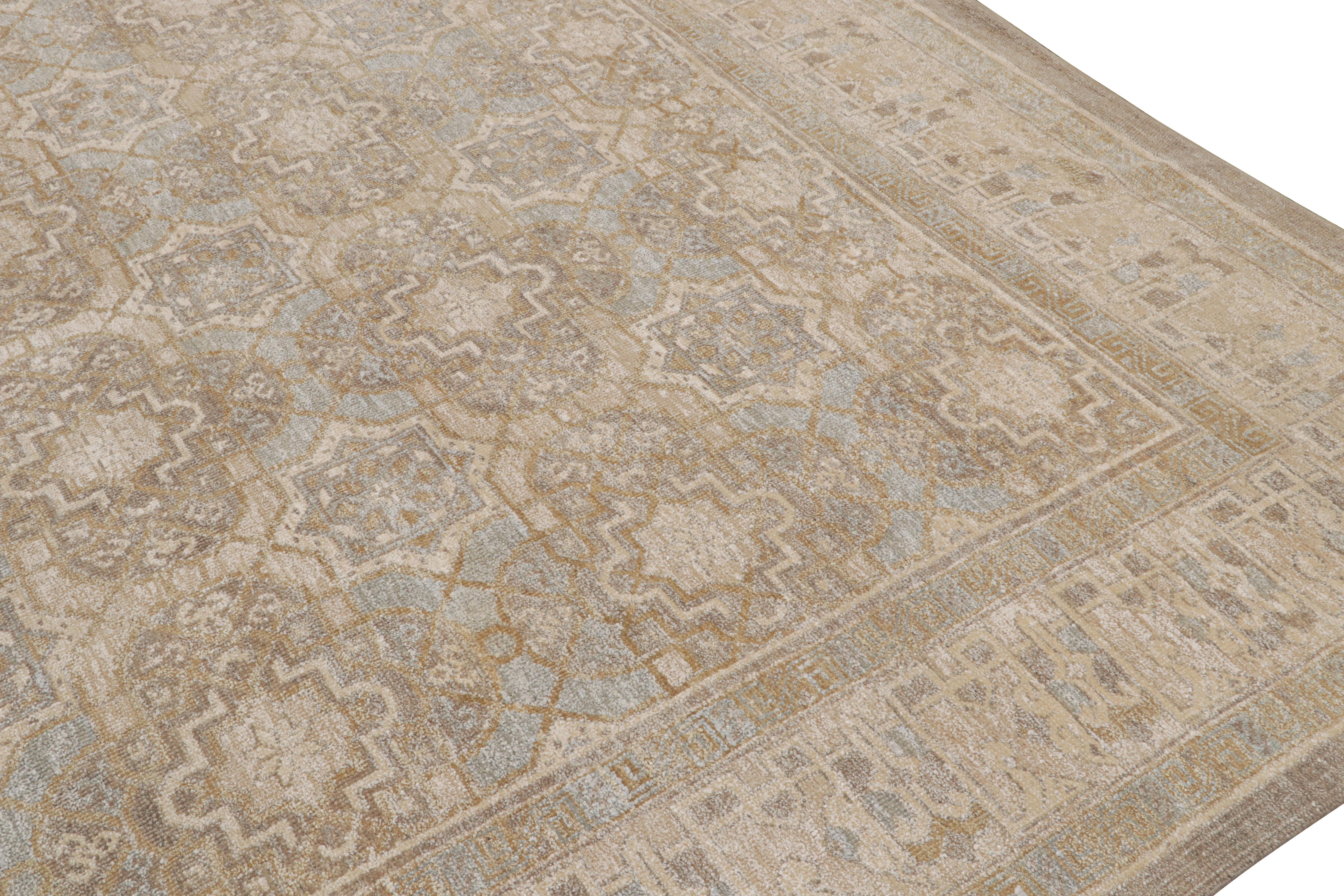 Rug & Kilim's Oushak Style Oversized Rug in Taupe with Floral Patterns (tapis surdimensionné de style Oushak à motifs floraux) Neuf - En vente à Long Island City, NY