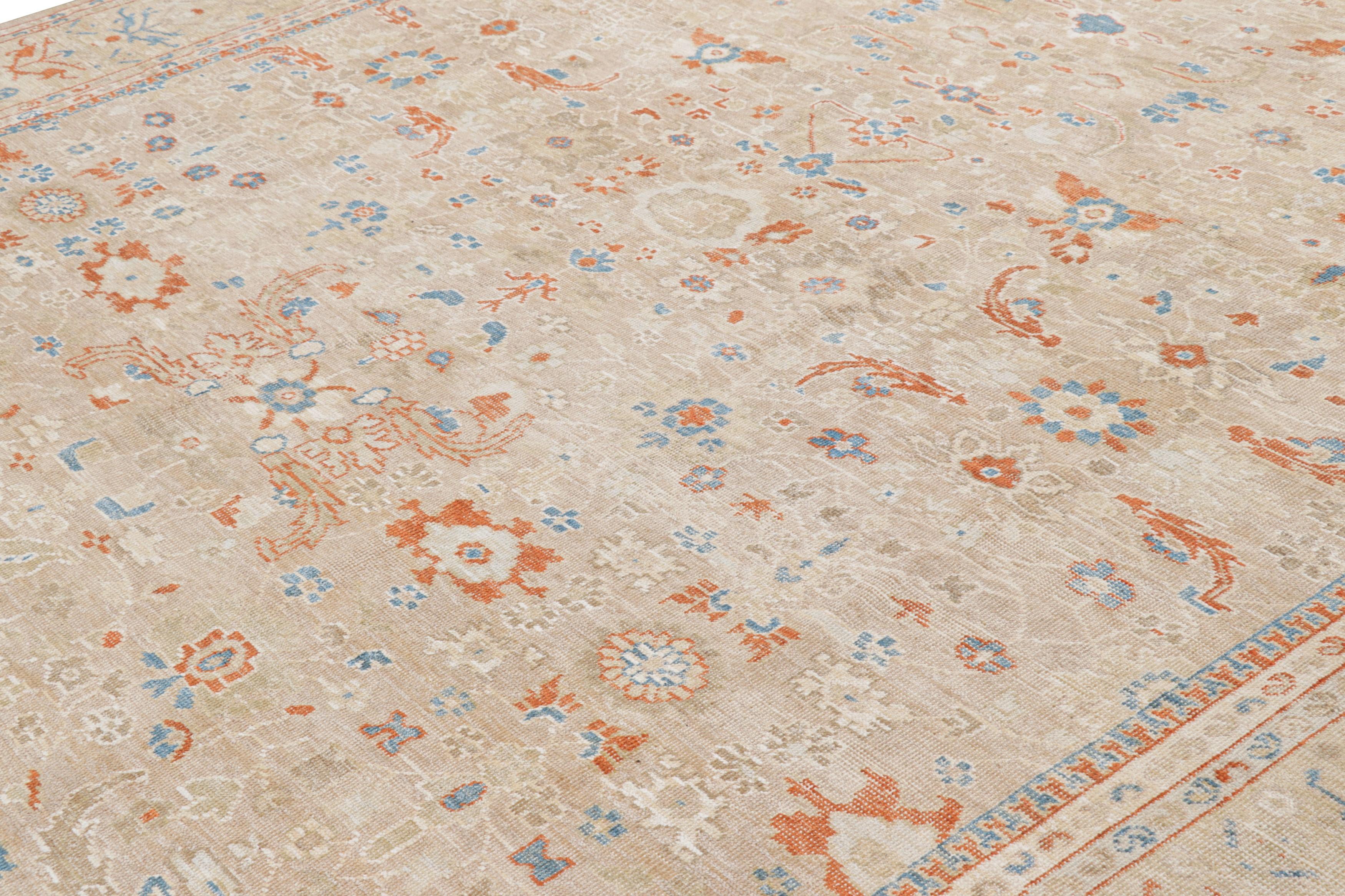 Annodato a mano in lana e seta, questo tappeto 12x15 è un'audace rivisitazione dei tappeti Oushak in una delle nuove collezioni Modern Classics più eleganti di Rug & Kilim.

Sul design: 

In questo pezzo, i toni del beige, del crema, dell'arancione