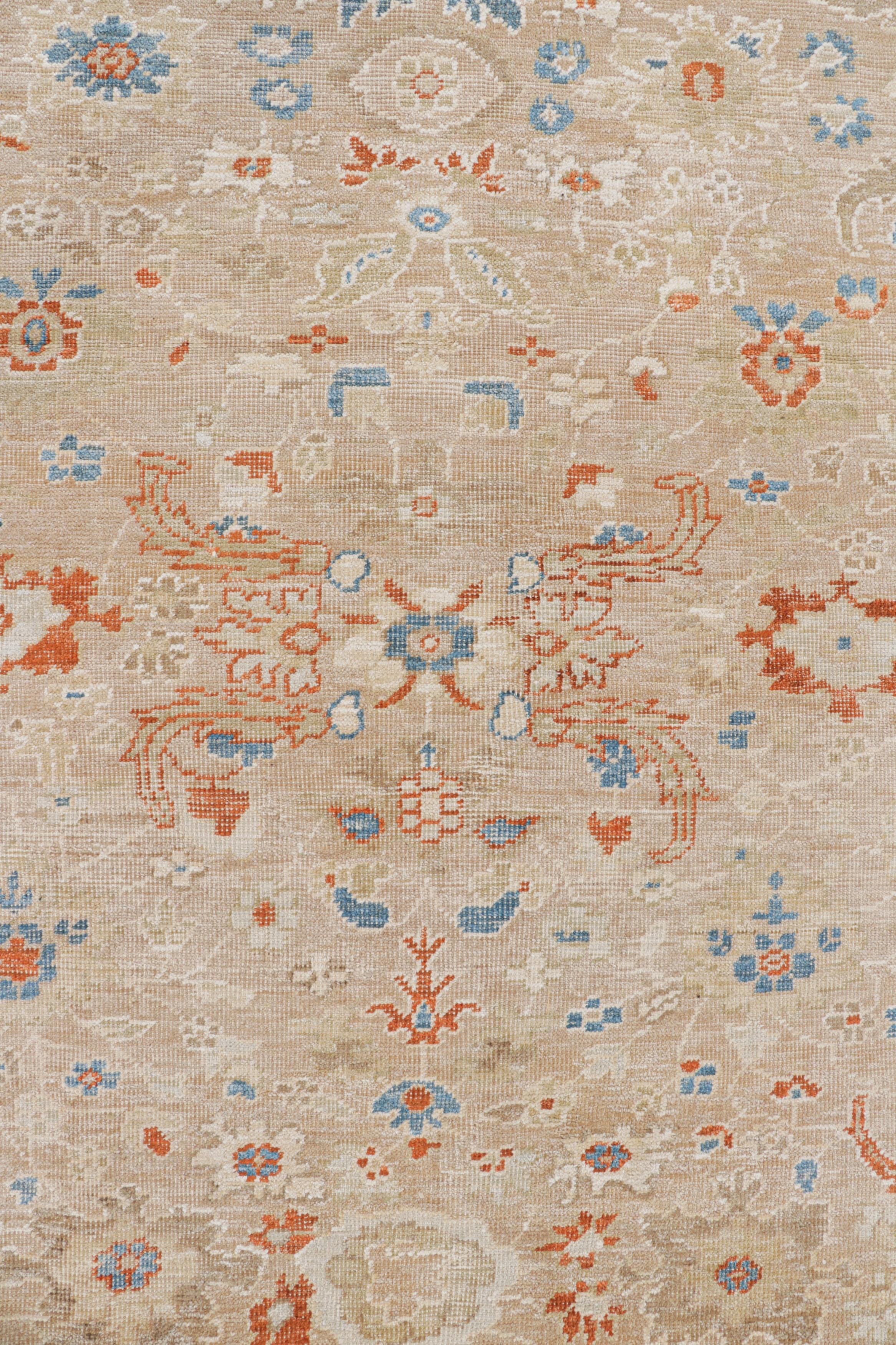 XXIe siècle et contemporain Tapis de style Oushak de Rug & Kilim en beige et orange avec motifs floraux en vente