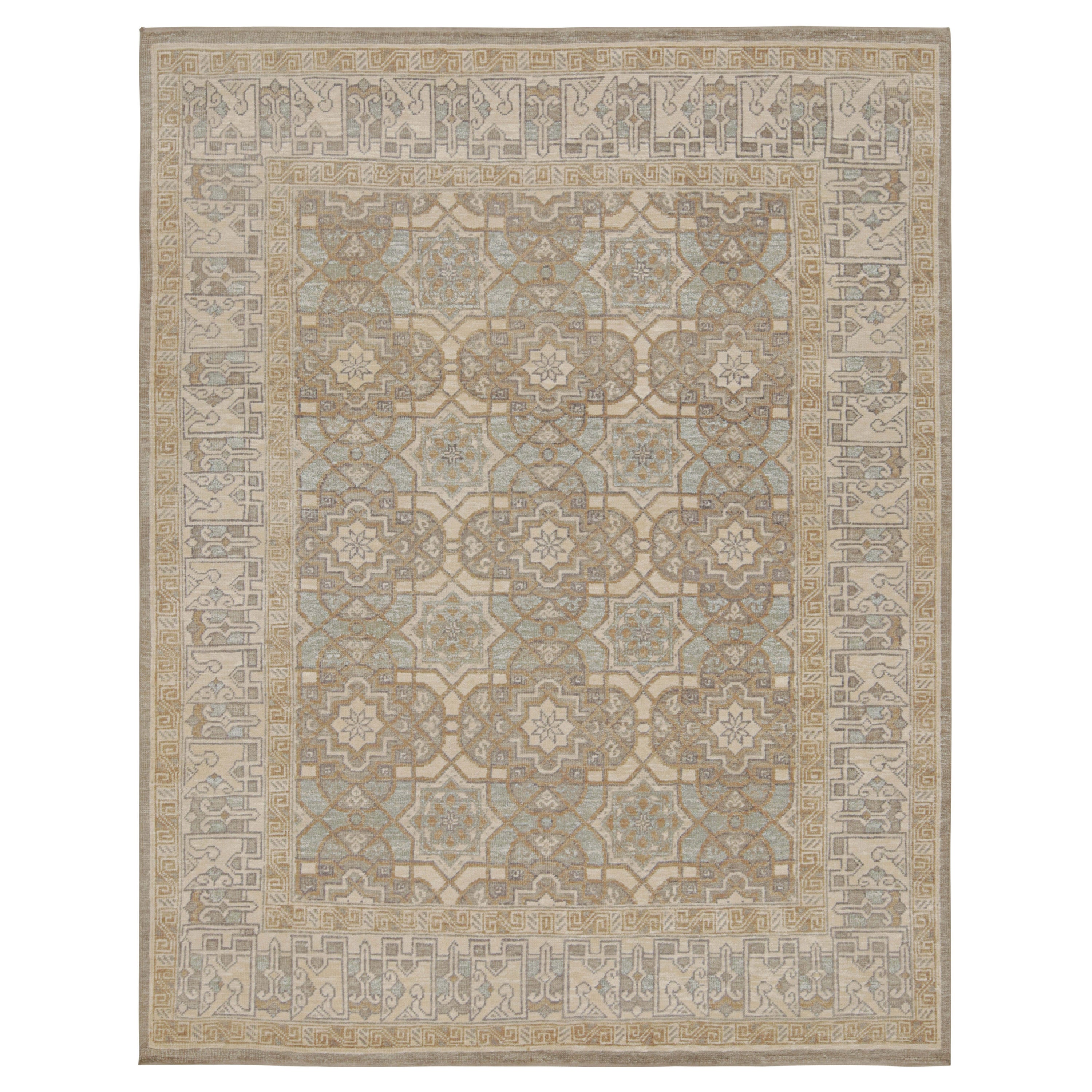 Rug & Kilim's Oushak Style Rug in Beige-Brown and Blue Geometric Pattern (tapis de style Oushak à motifs géométriques beige, marron et bleu)