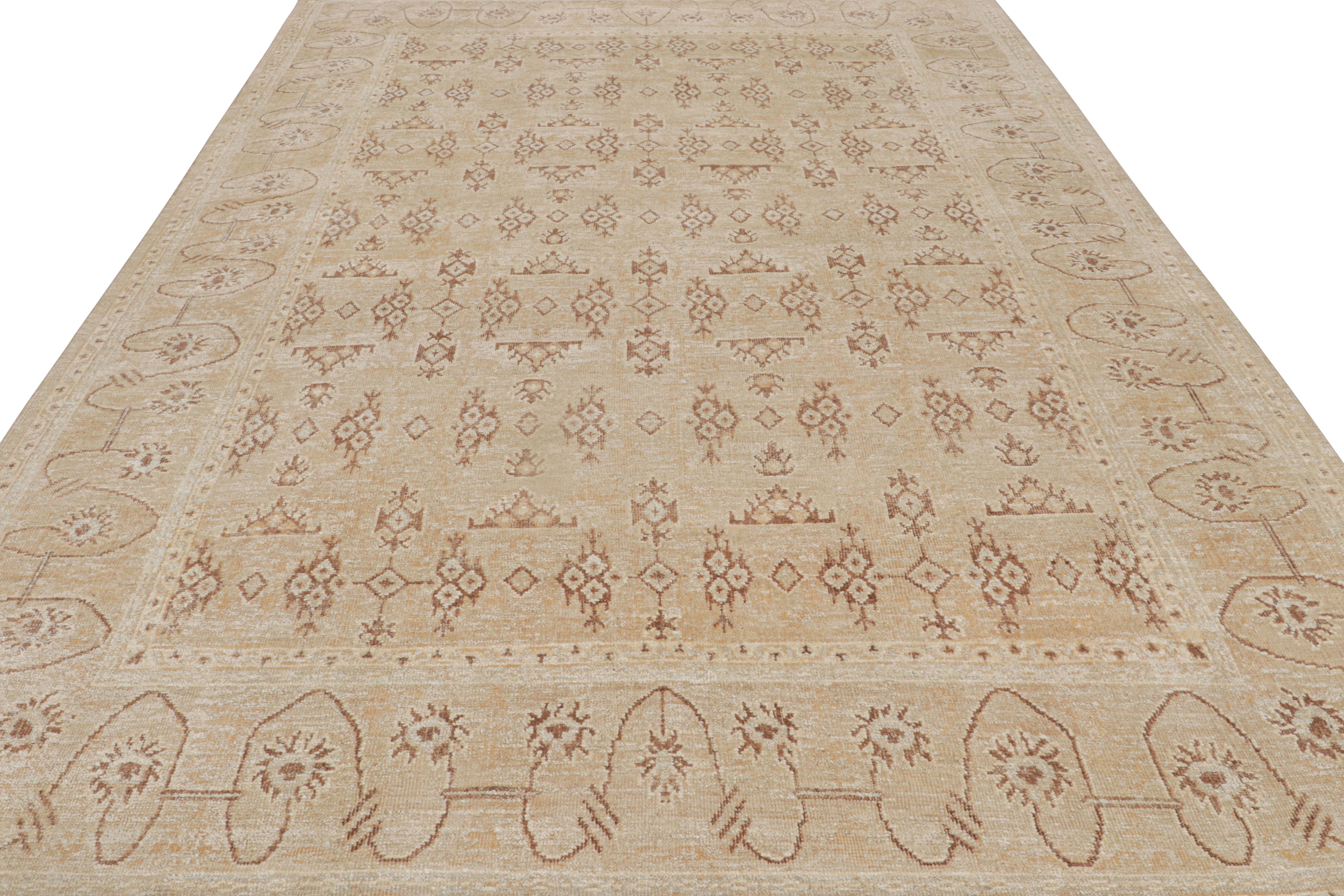 Oushak-Teppich von Rug & Kilim in Beige-Braun und Orange mit geometrischem Muster (Indisch) im Angebot