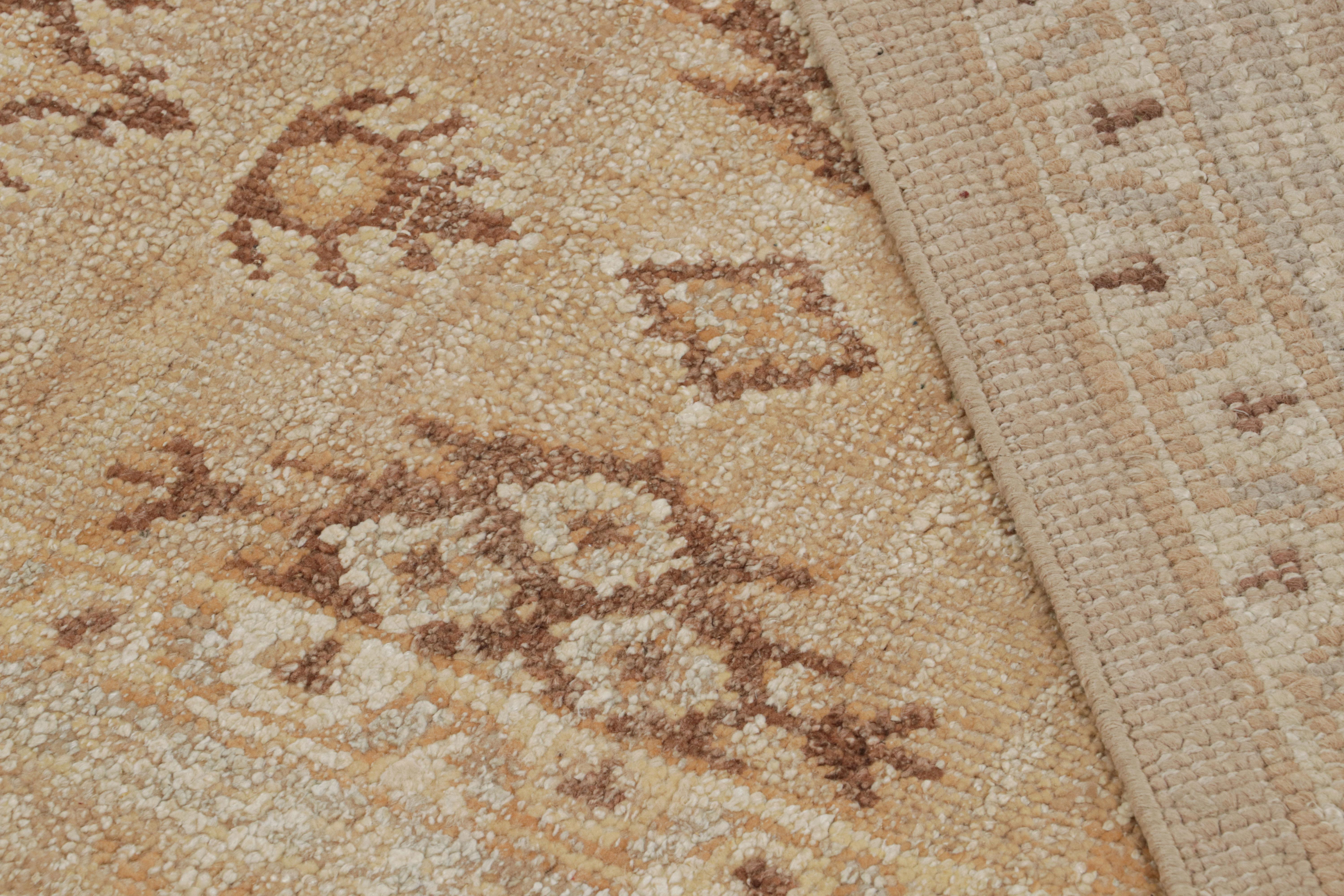 Oushak-Teppich von Rug & Kilim in Beige-Braun und Orange mit geometrischem Muster (Wolle) im Angebot