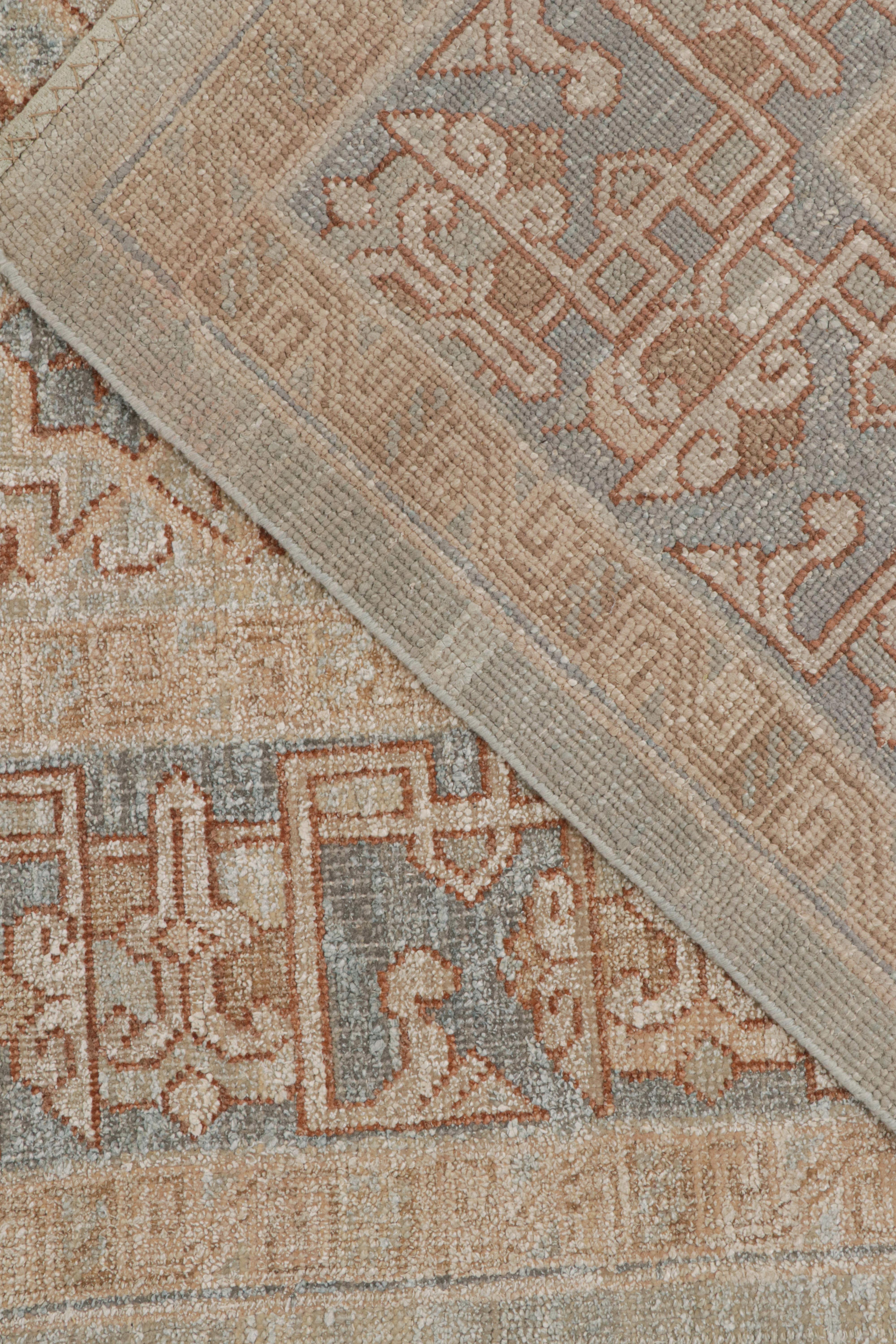 Alfombra de estilo Oushak de Rug & Kilim con motivos geométricos en beige, marrón y azul Lana en venta