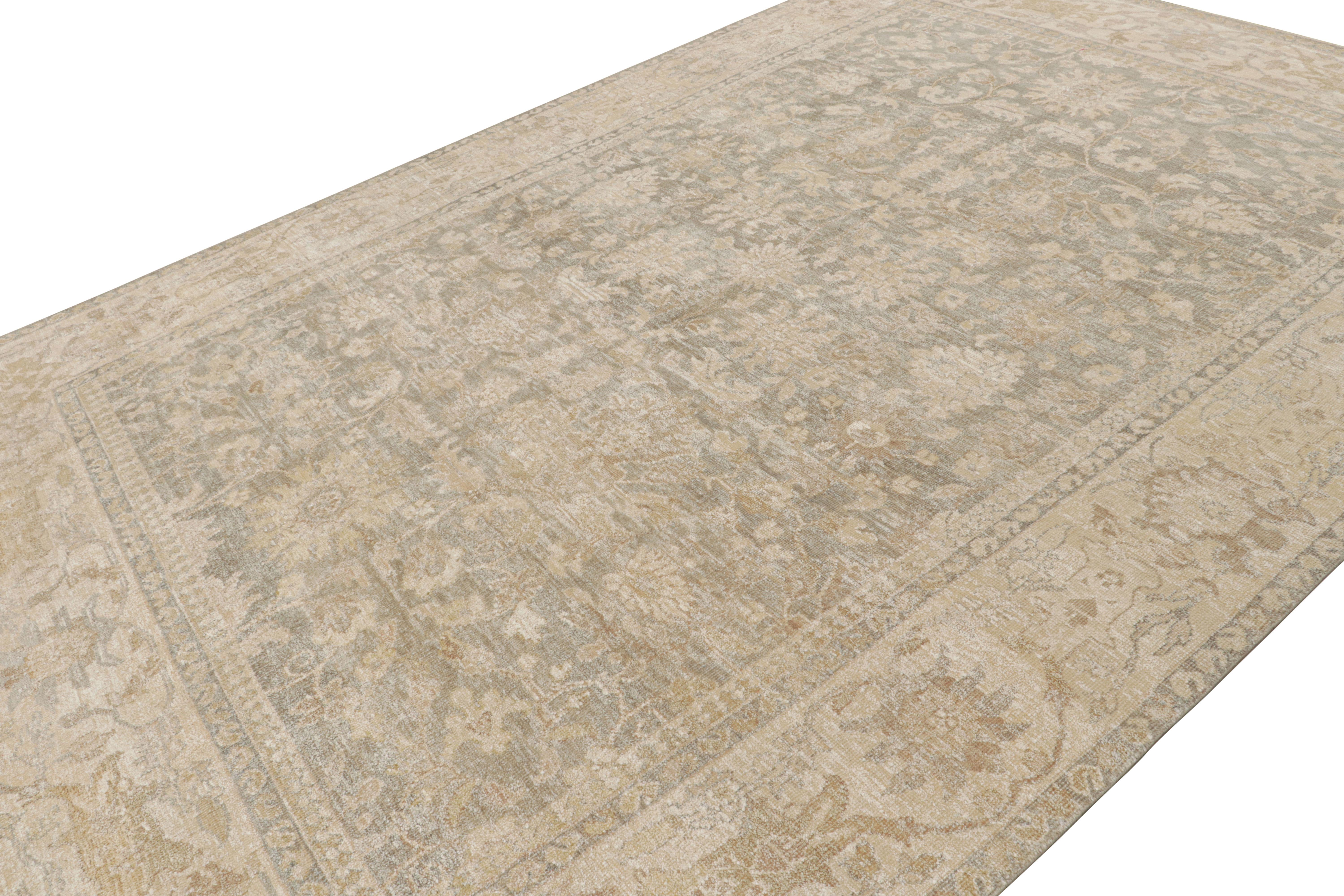 Dieser handgeknüpfte Teppich aus Wolle und Seide im Format 10x14 ist aus der Modern Classics Collection'S von Rug & Kilim. 

Über das Design: 

Kenner werden bewundern, dass dieser Teppich mit einem neuen Garn hergestellt wird, das Josh Nazmiyal