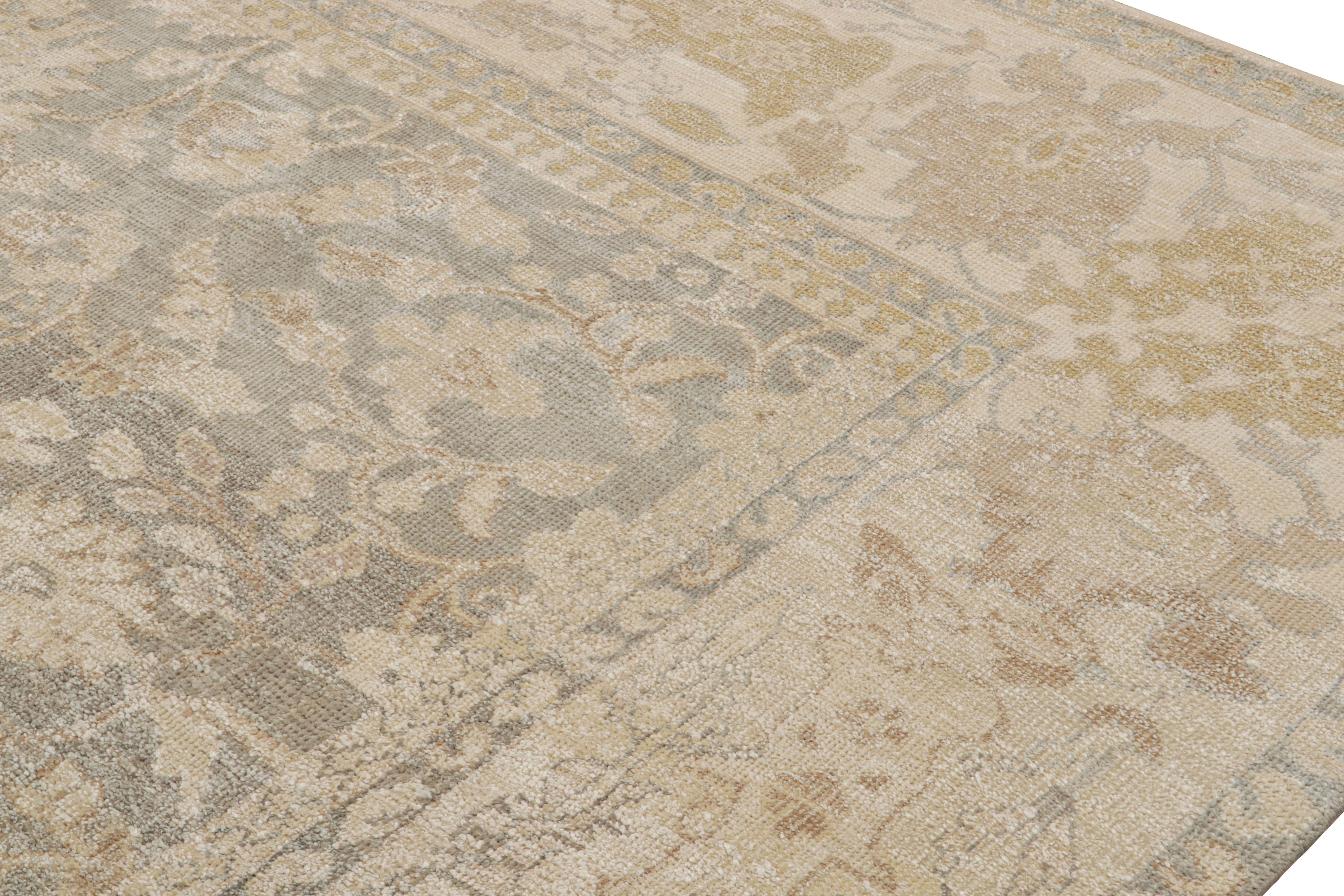 Rug & Kilim's Oushak Style Teppich in Beige-Braun, Grau mit Blumenmustern im Zustand „Neu“ im Angebot in Long Island City, NY