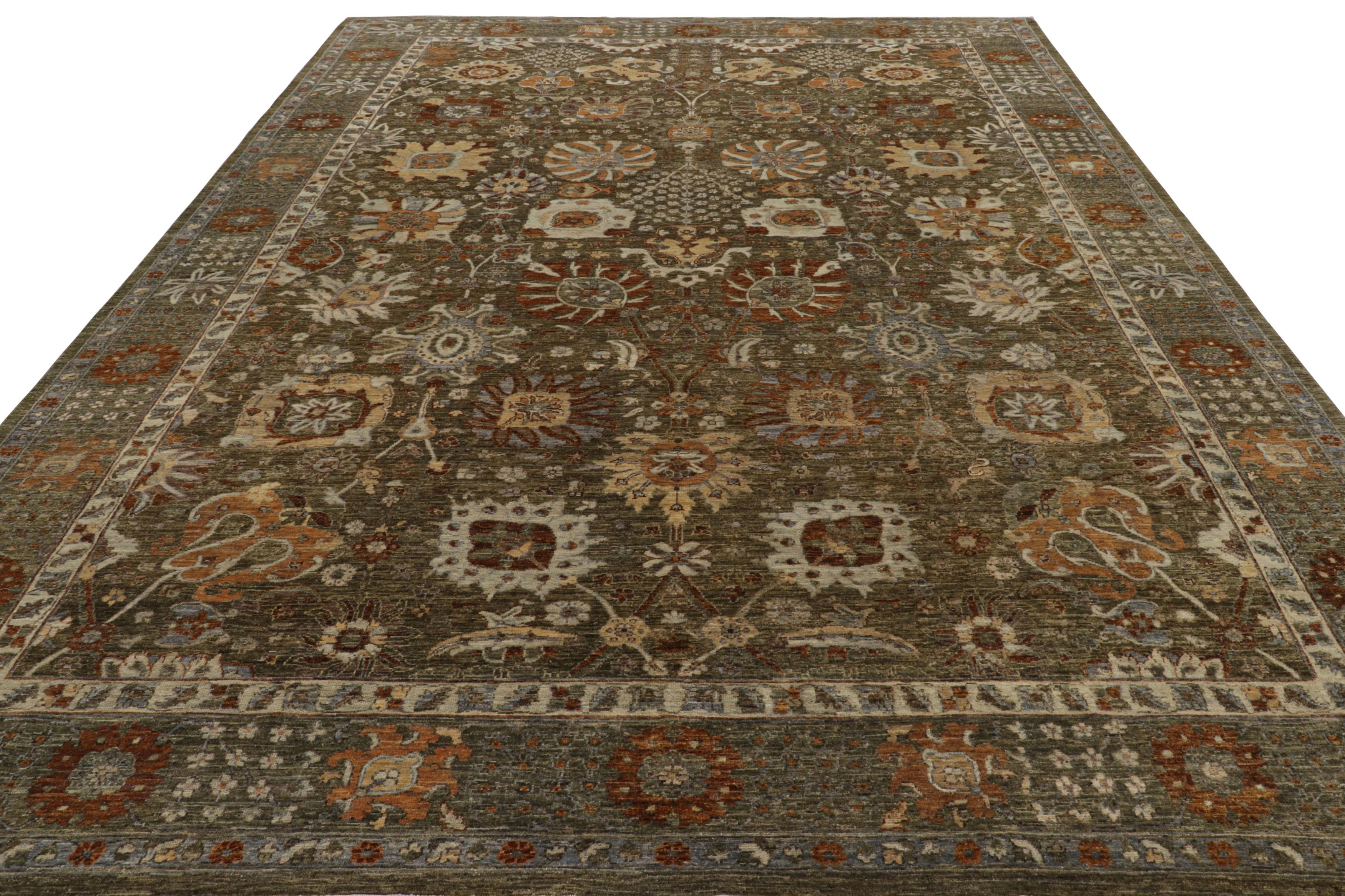Annodato a mano Rug & Kilim’s Oushak Style Rug in Beige-Brown with Floral Patterns in vendita