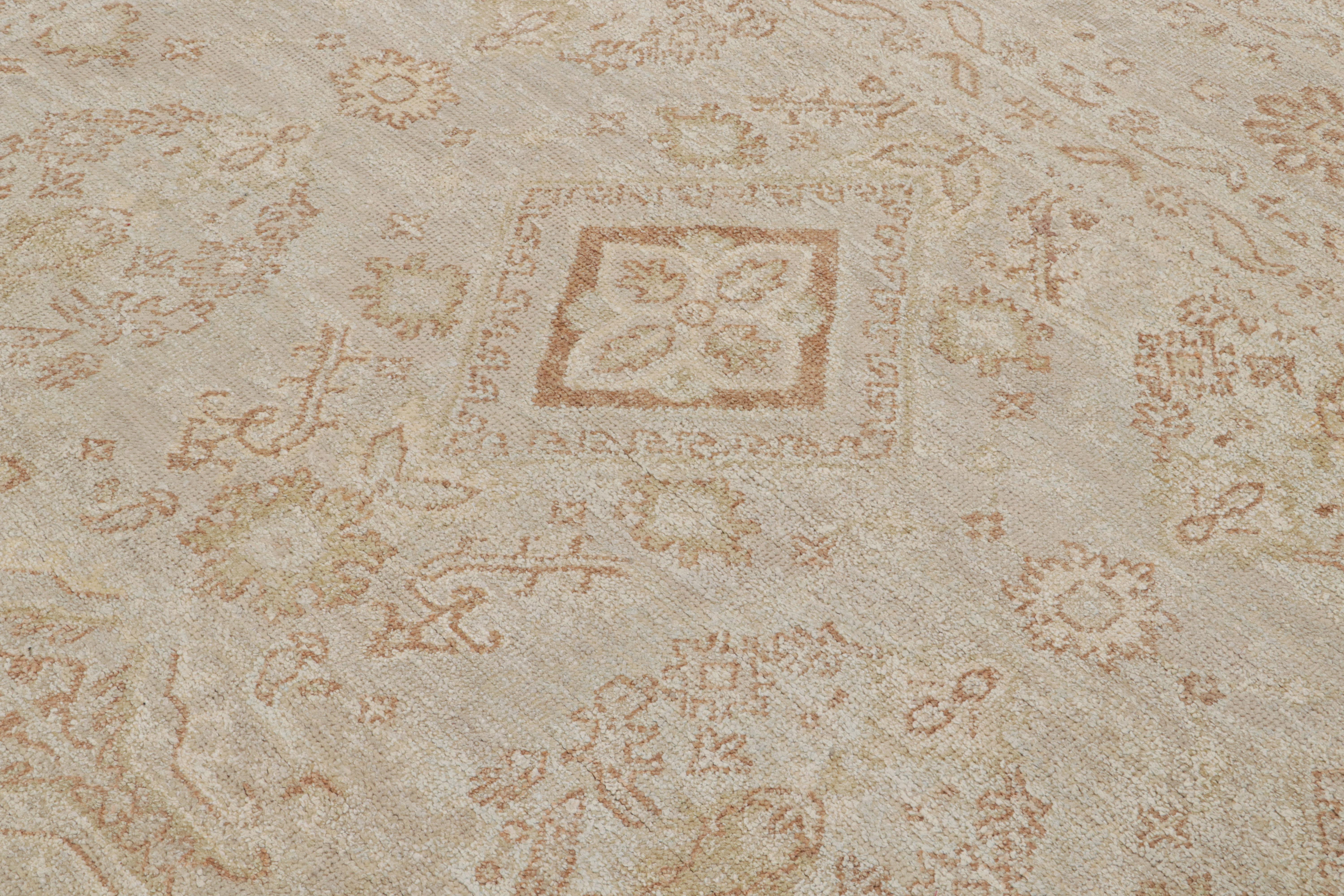 Oushak-Teppich von Rug & Kilim in Beige-Braun mit Blumenmuster im Zustand „Neu“ im Angebot in Long Island City, NY