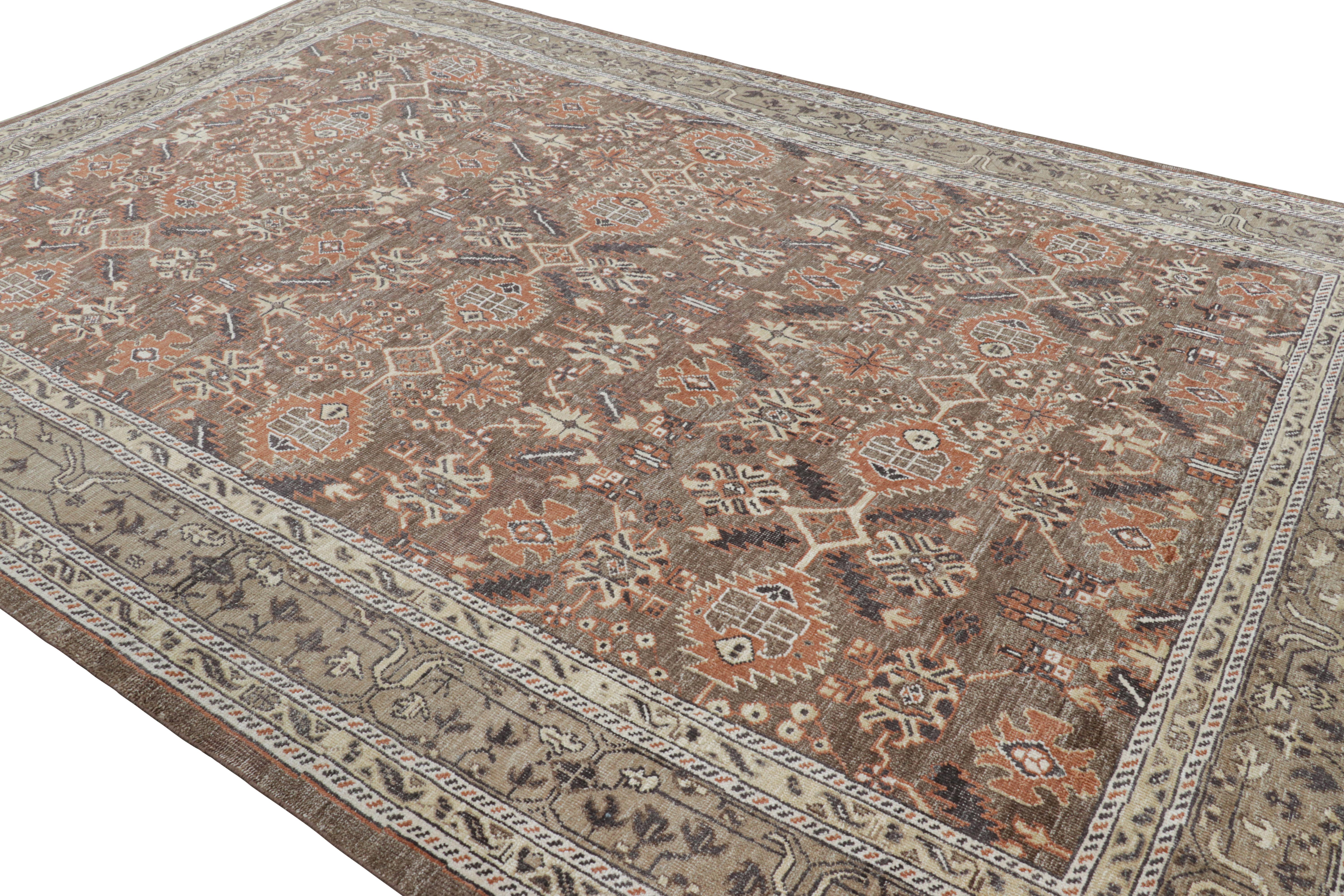 Alfombra de estilo Oushak de Rug & Kilim en beige-marrón con motivos florales en Nuevo estado para la venta en Long Island City, NY