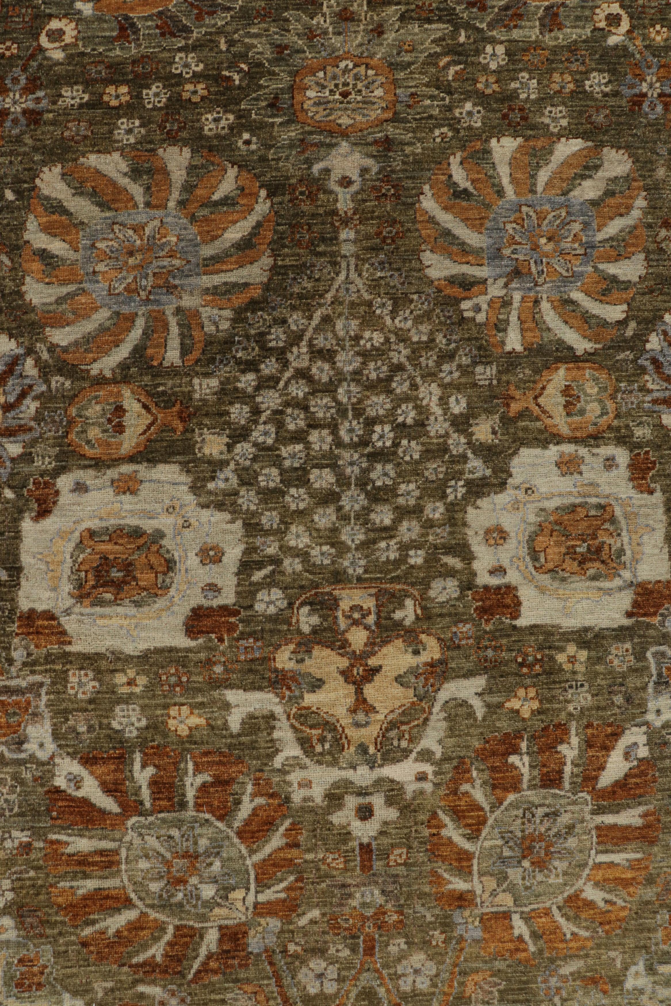 XXI secolo e contemporaneo Rug & Kilim’s Oushak Style Rug in Beige-Brown with Floral Patterns in vendita