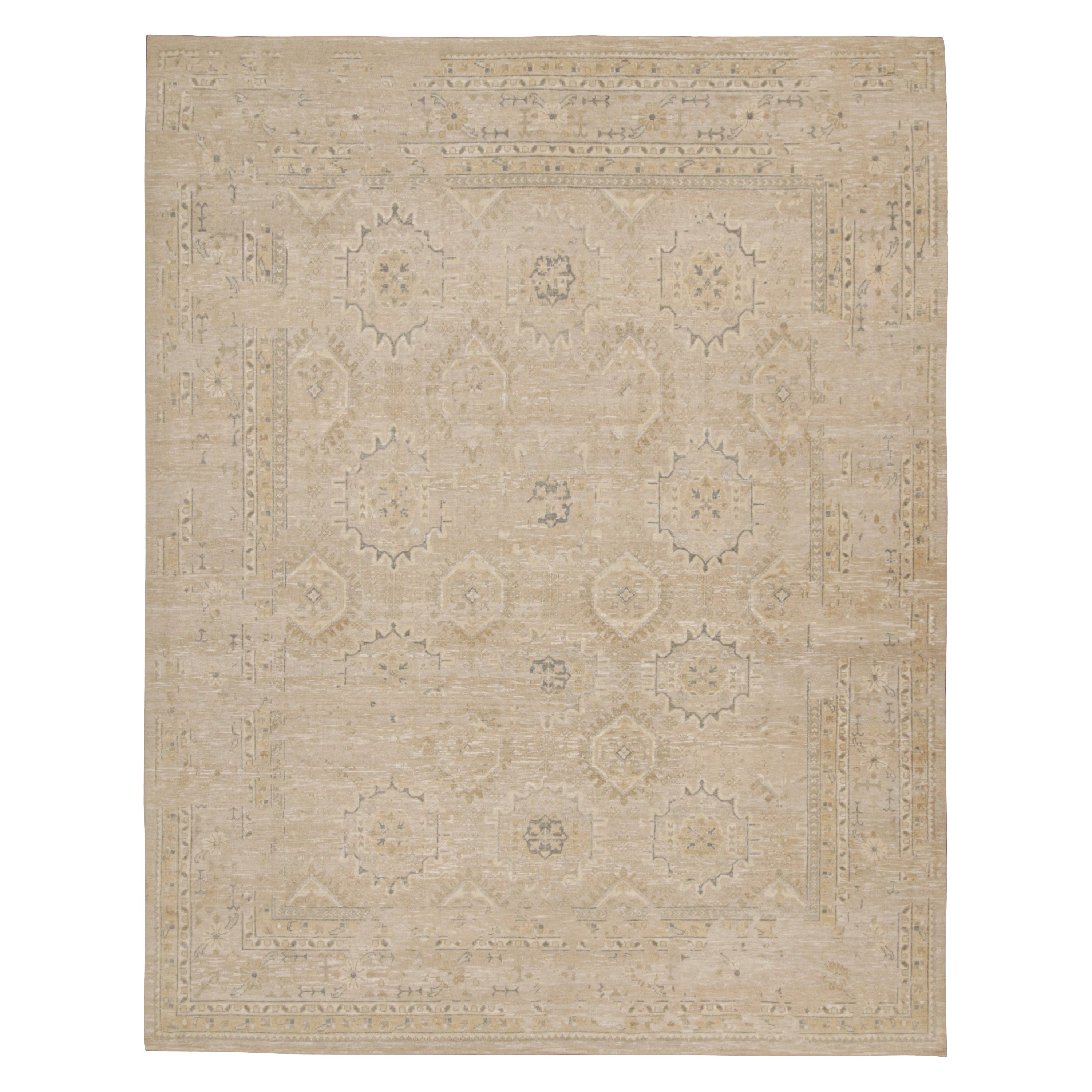 Rug & Kilim - Tappeto in stile Oushak in beige-marrone con motivi floreali