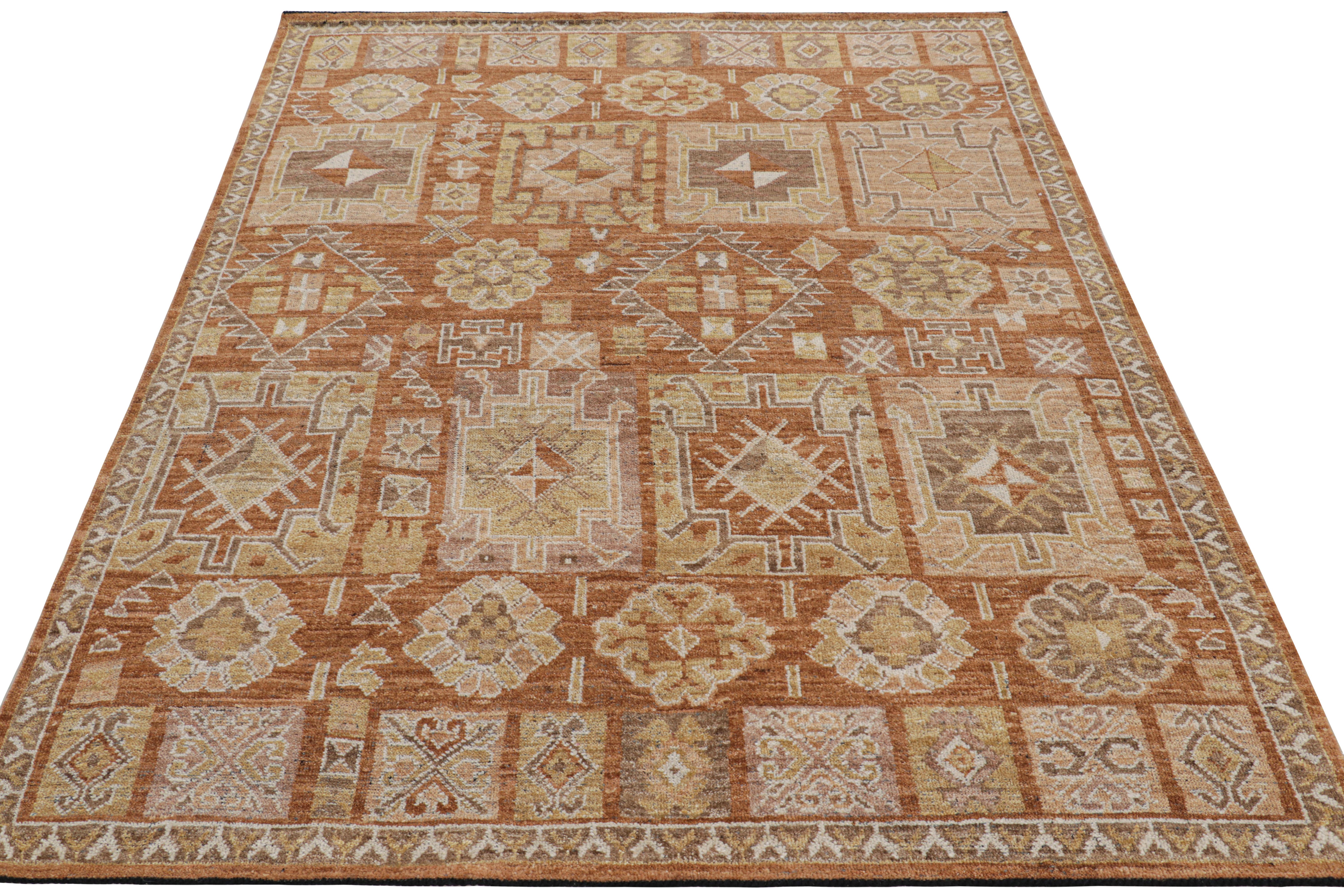 Oushak-Teppich von Rug & Kilim in Beige-Braun mit geometrischen Mustern (Handgeknüpft) im Angebot