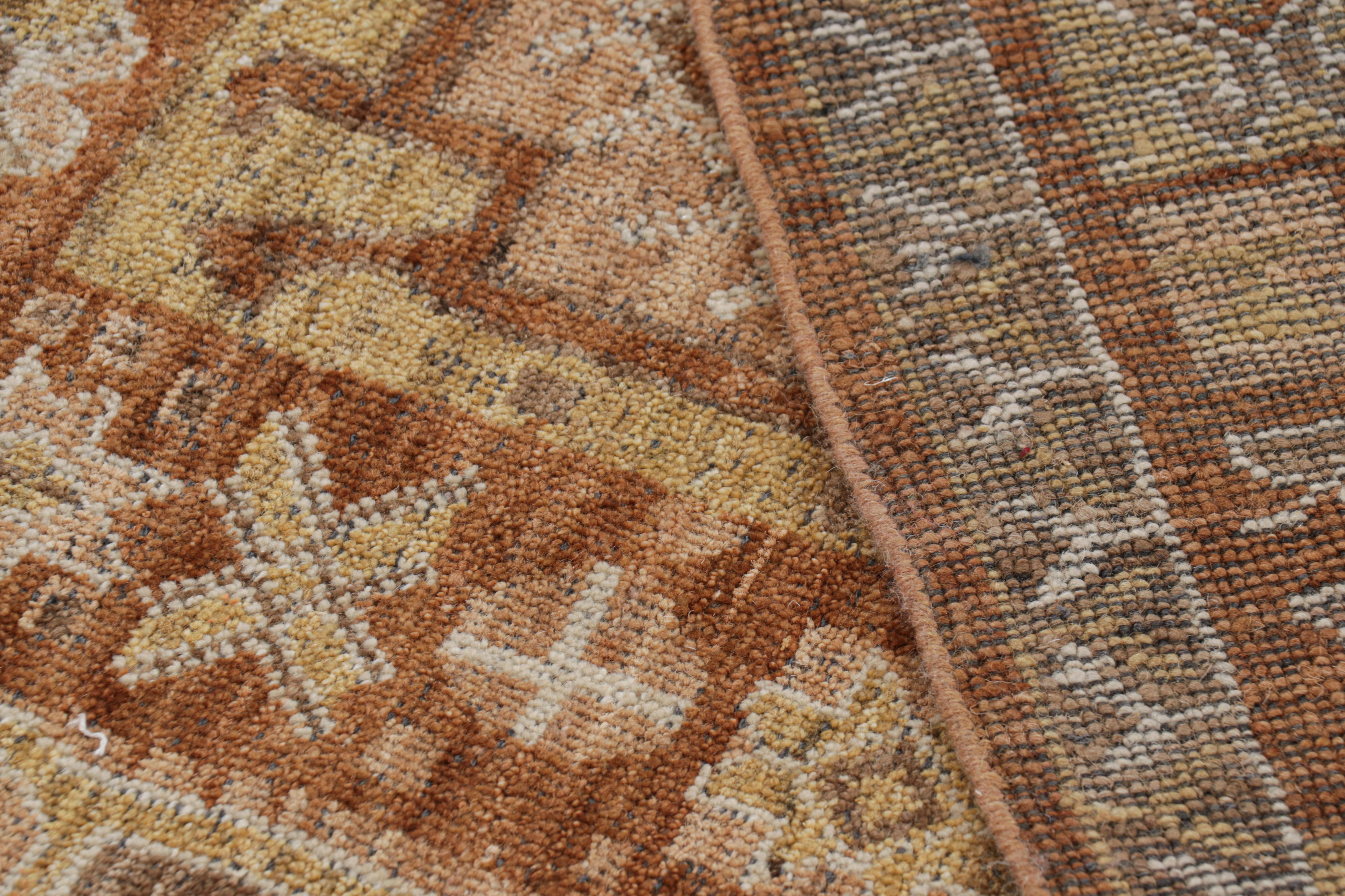Oushak-Teppich von Rug & Kilim in Beige-Braun mit geometrischen Mustern (Wolle) im Angebot