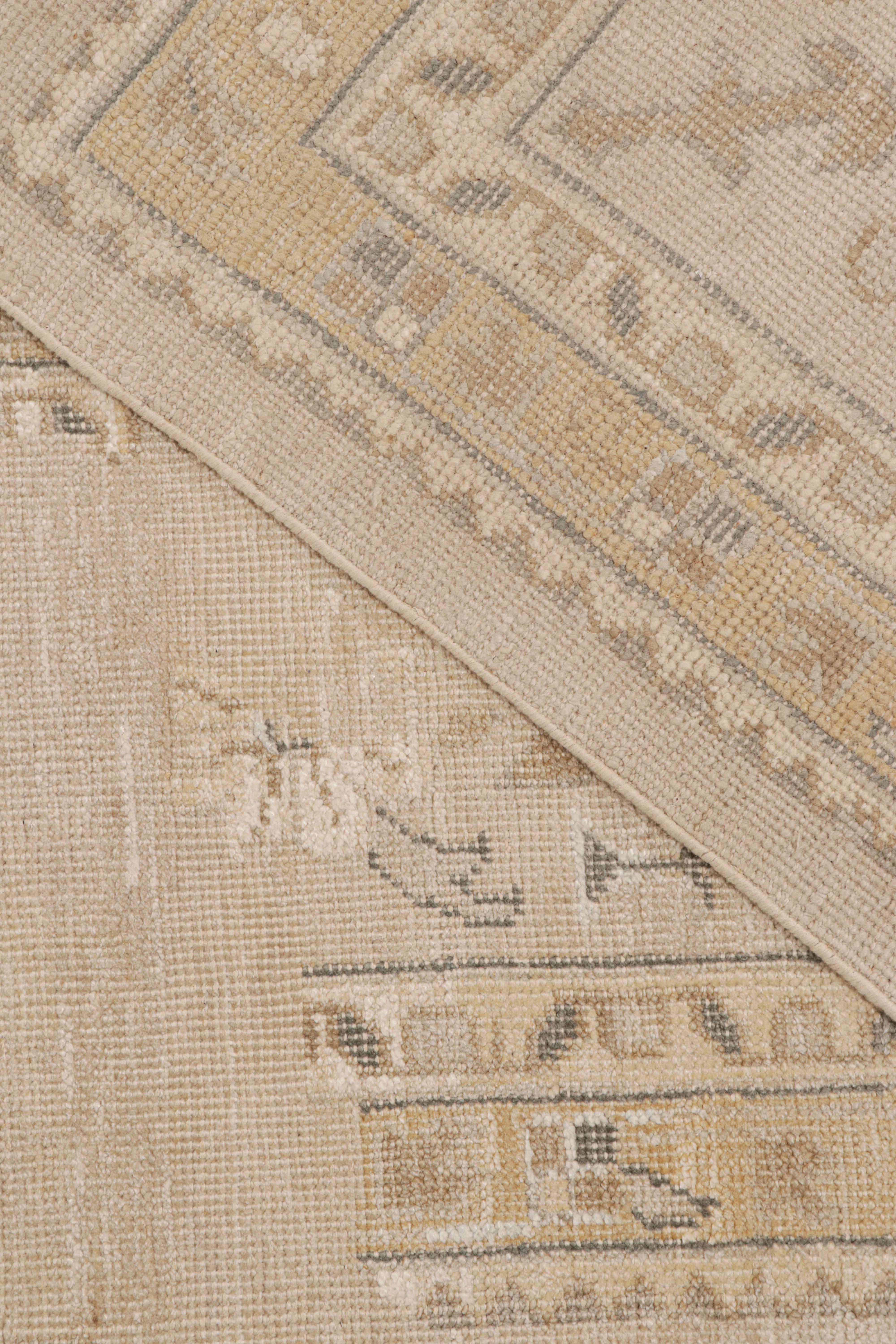 Wool Rug & Kilim’s Oushak Style Rug in Beige & grey Geometric Patterns For Sale