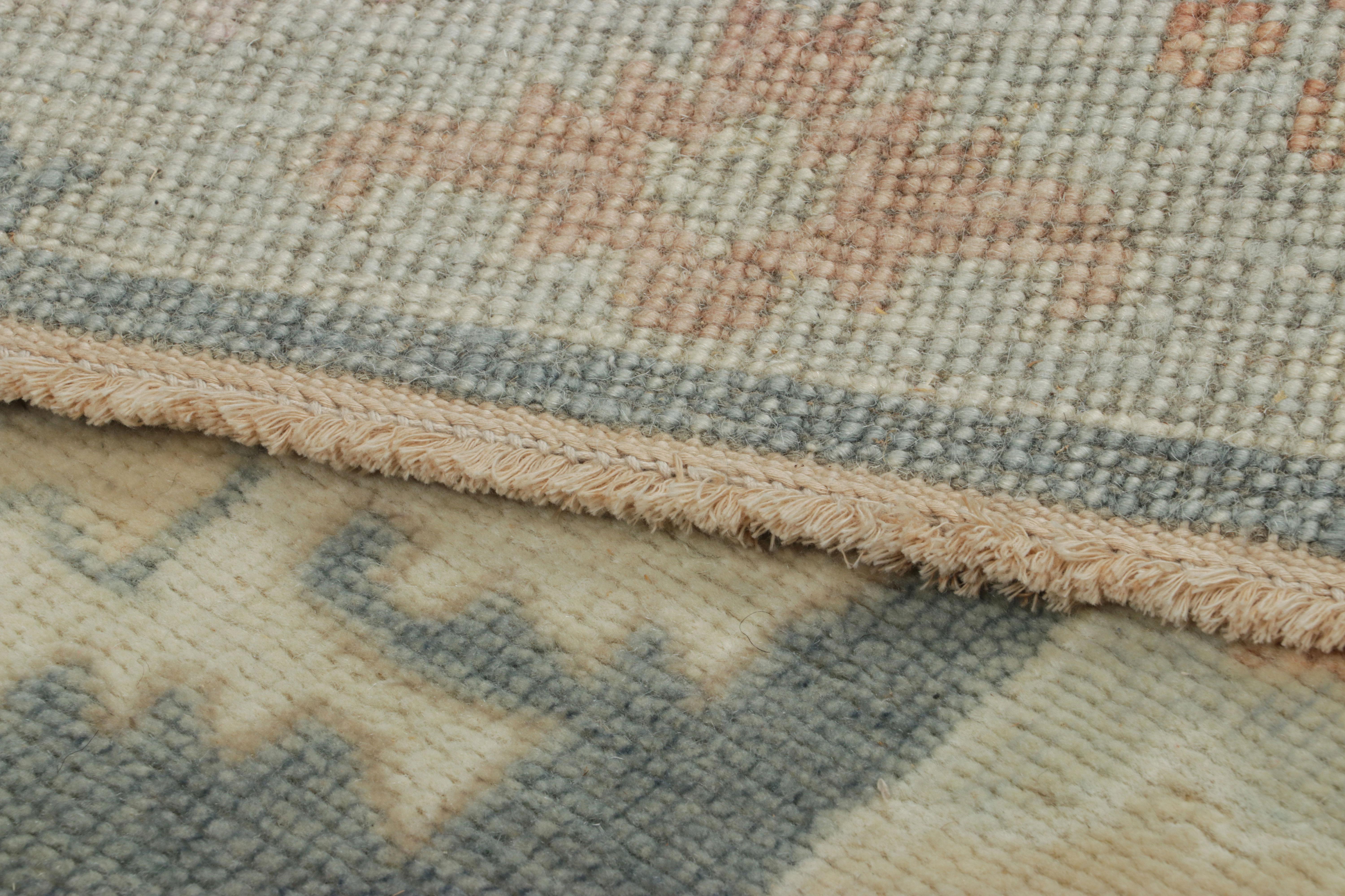 Indiano Rug & Kilim - Tappeto in stile Oushak in blu-grigio con medaglione e fiori in vendita