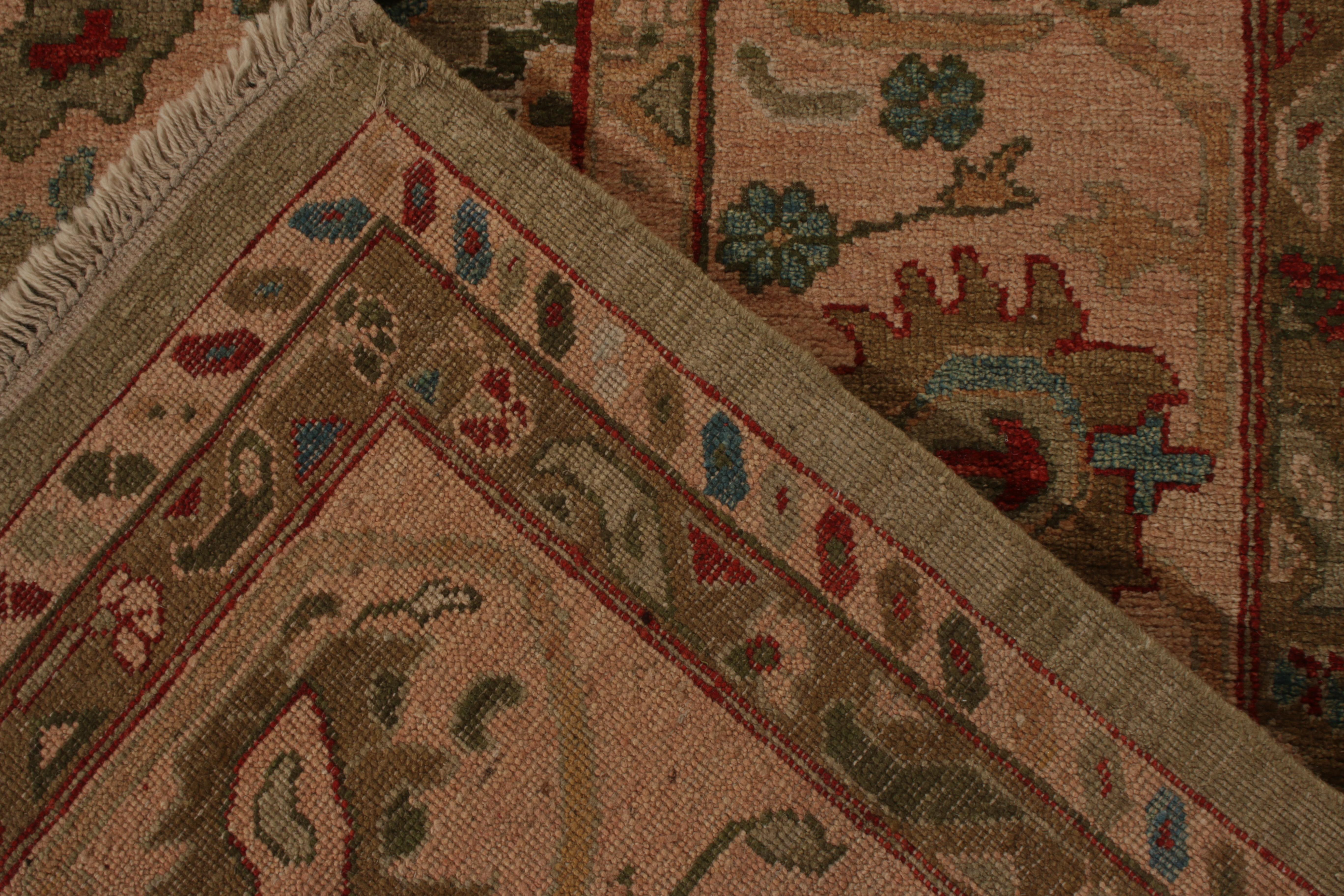 Tappeto in stile Oushak di Rug & Kilim con motivi floreali blu, rossi e beige-marrone in vendita 2