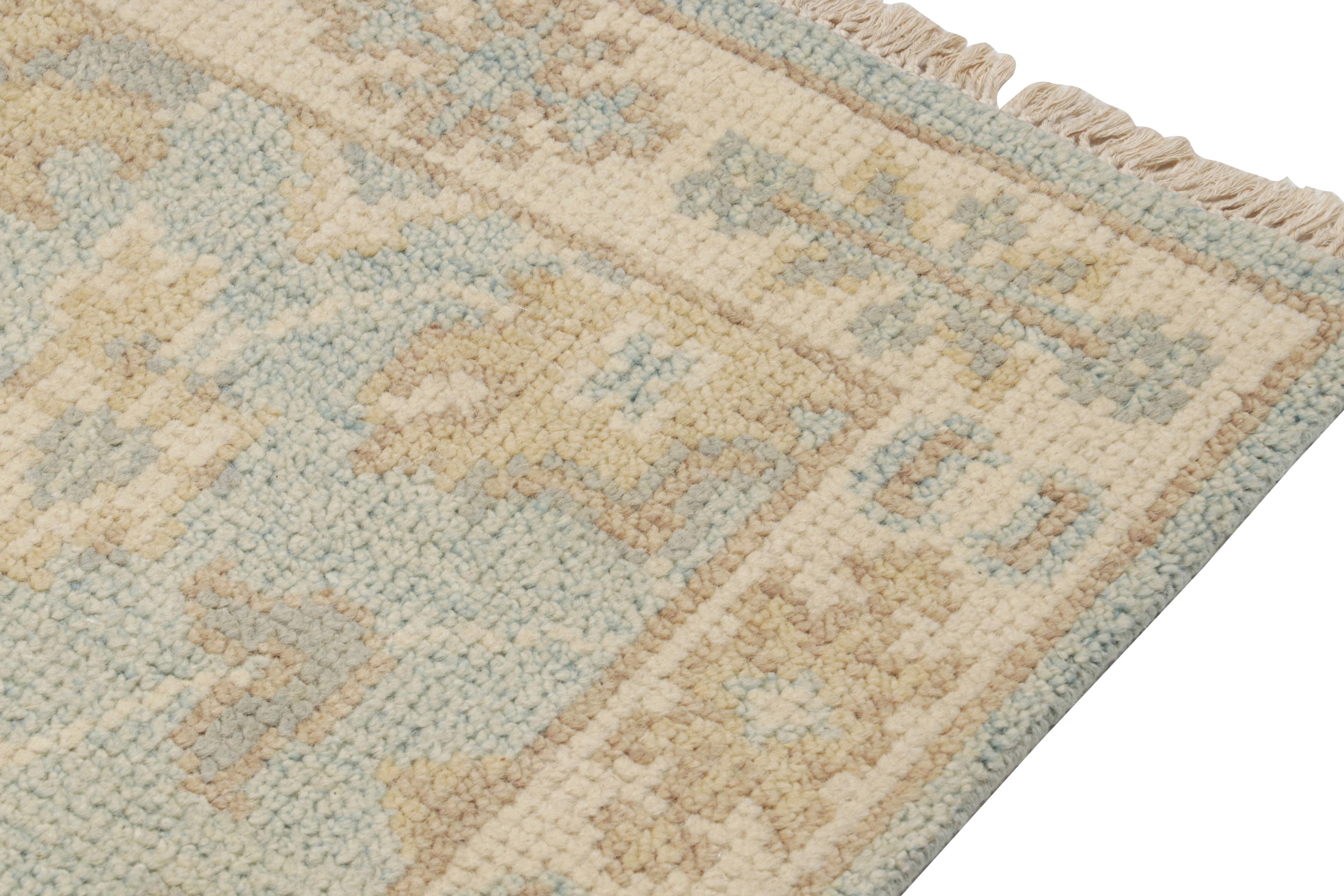 Alfombra estilo Oushak de Rug & Kilim en azul con motivos florales beige-marrón en Nuevo estado para la venta en Long Island City, NY