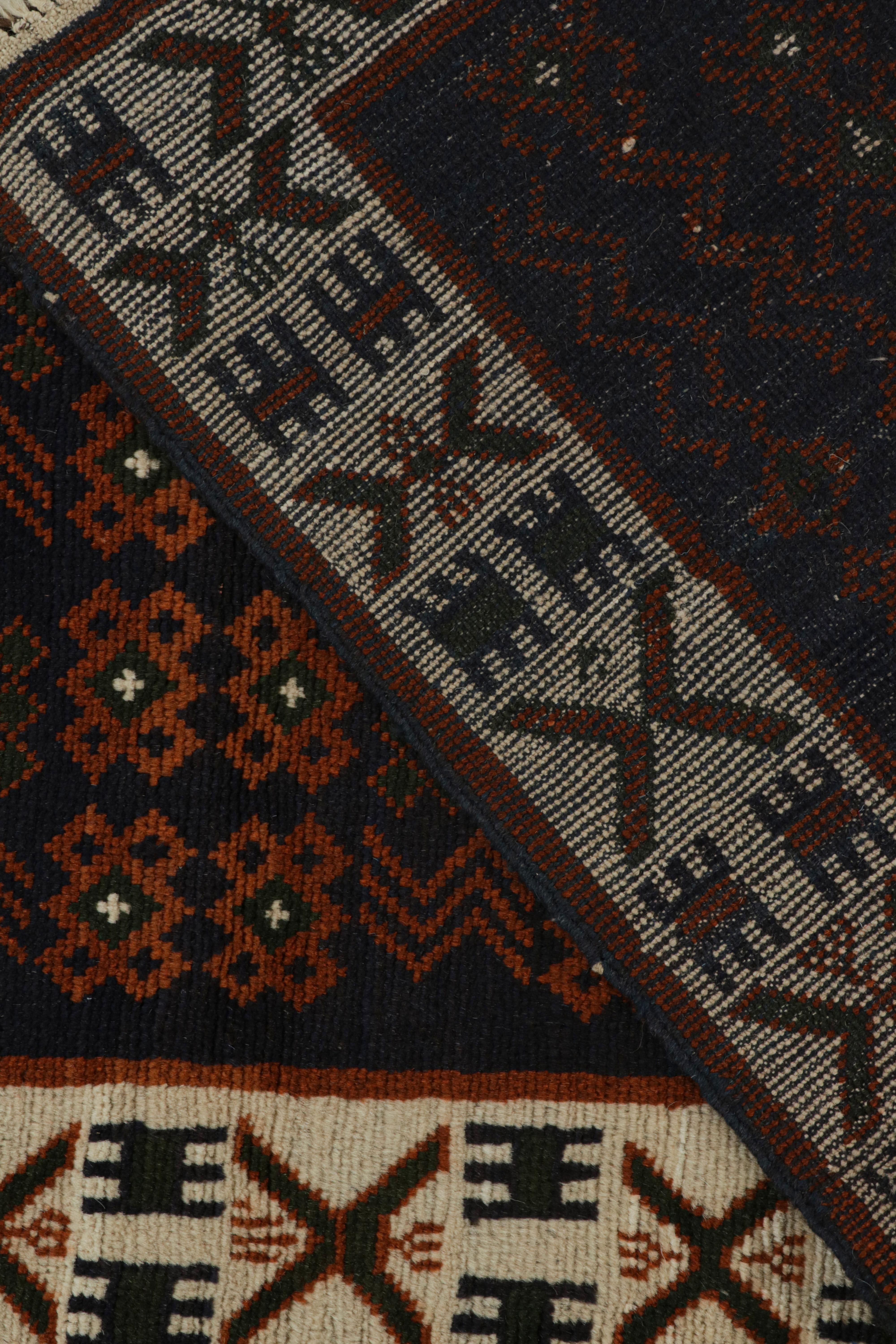 XXIe siècle et contemporain Tapis de style Oushak de Rug & Kilim en bleu avec motifs géométriques orange rouille en vente
