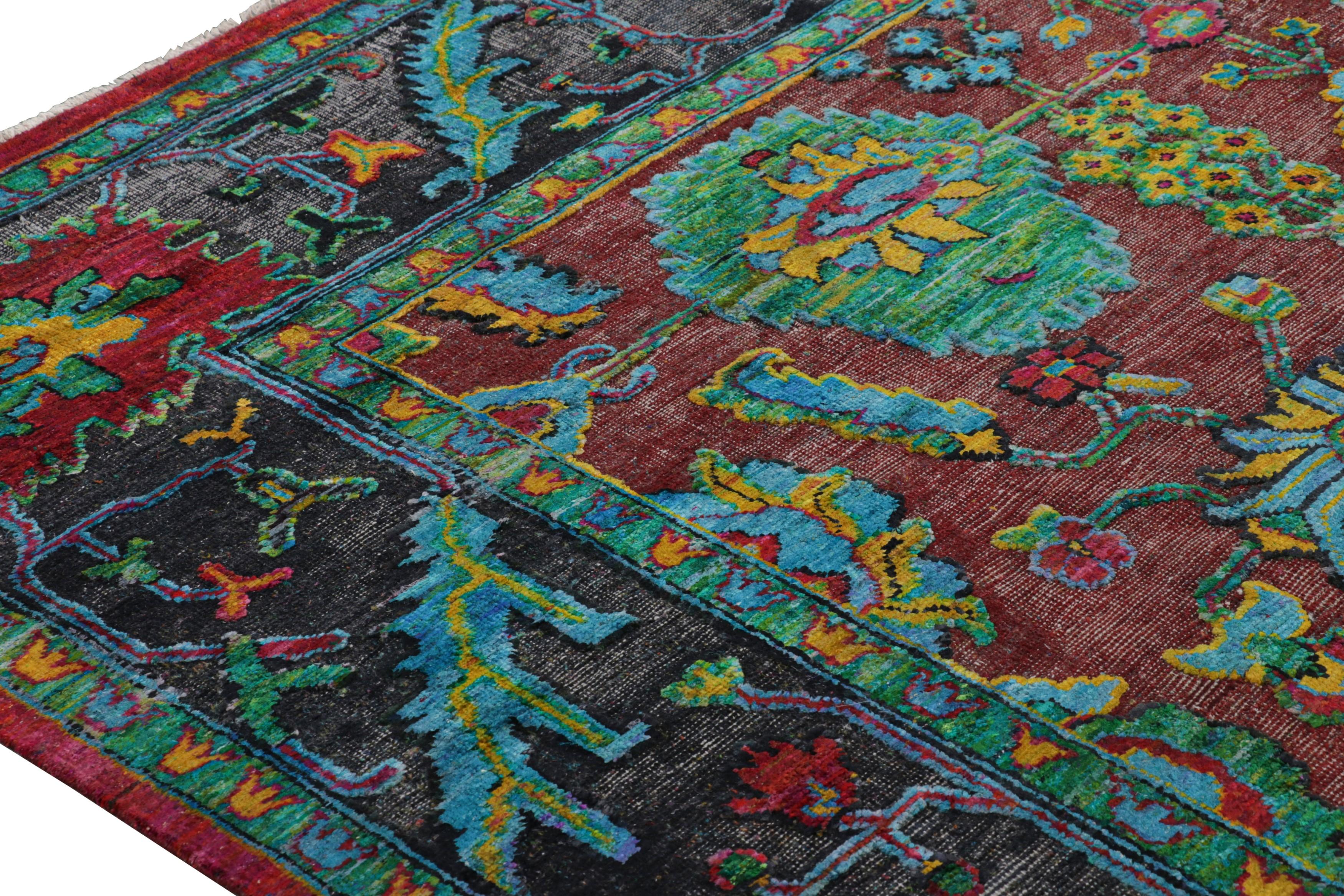 Indiano Rug & Kilim: Tappeto in stile Oushak in borgogna e blu con motivi floreali in vendita