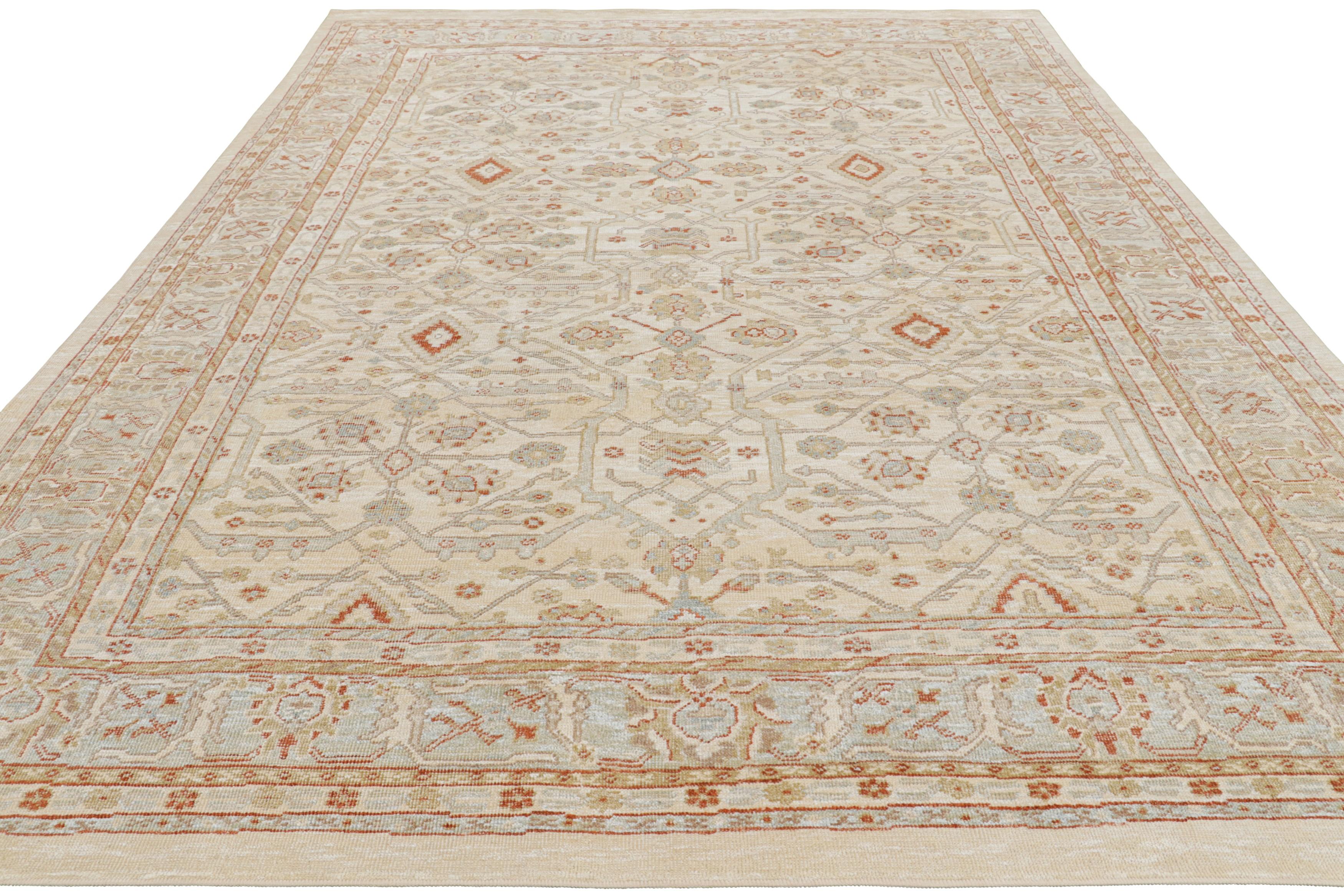 Annodato a mano Rug & Kilim: Tappeto in stile Oushak color crema e beige-marrone con motivi floreali in vendita