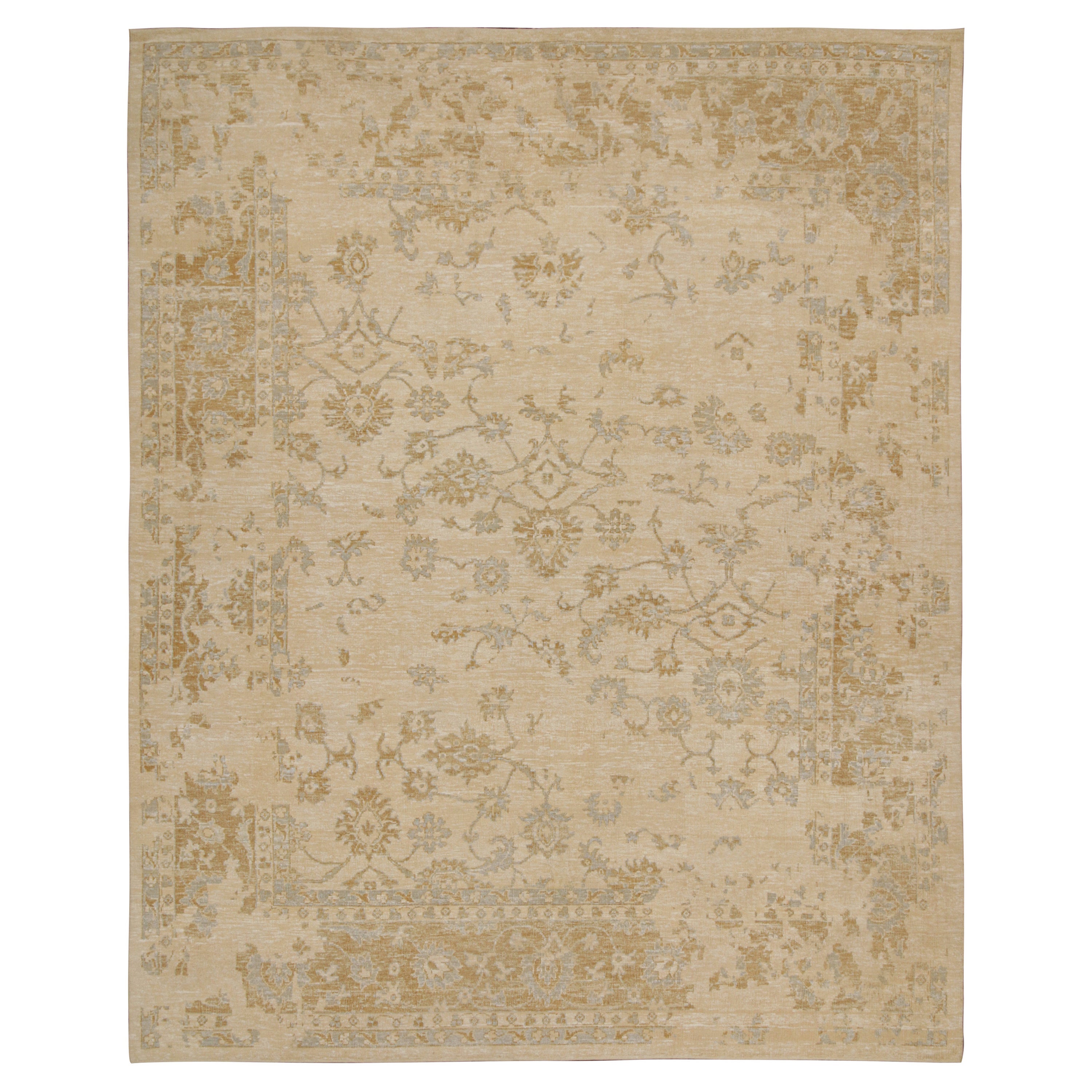 Oushak-Teppich von Rug & Kilim in Creme mit goldenen und blauen Blumenmustern